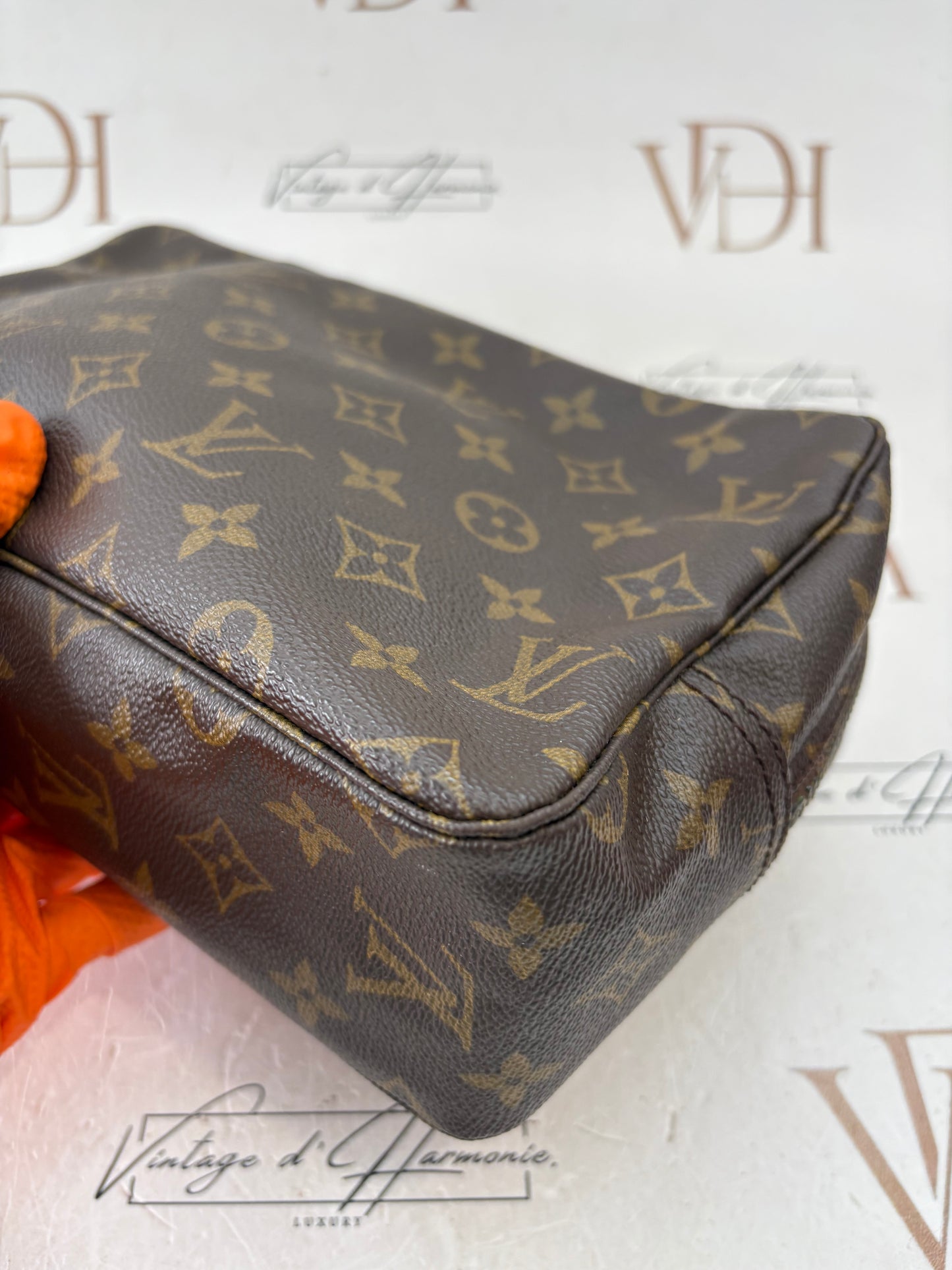 018115 - Louis Vuitton Trousse Toilette 28 M