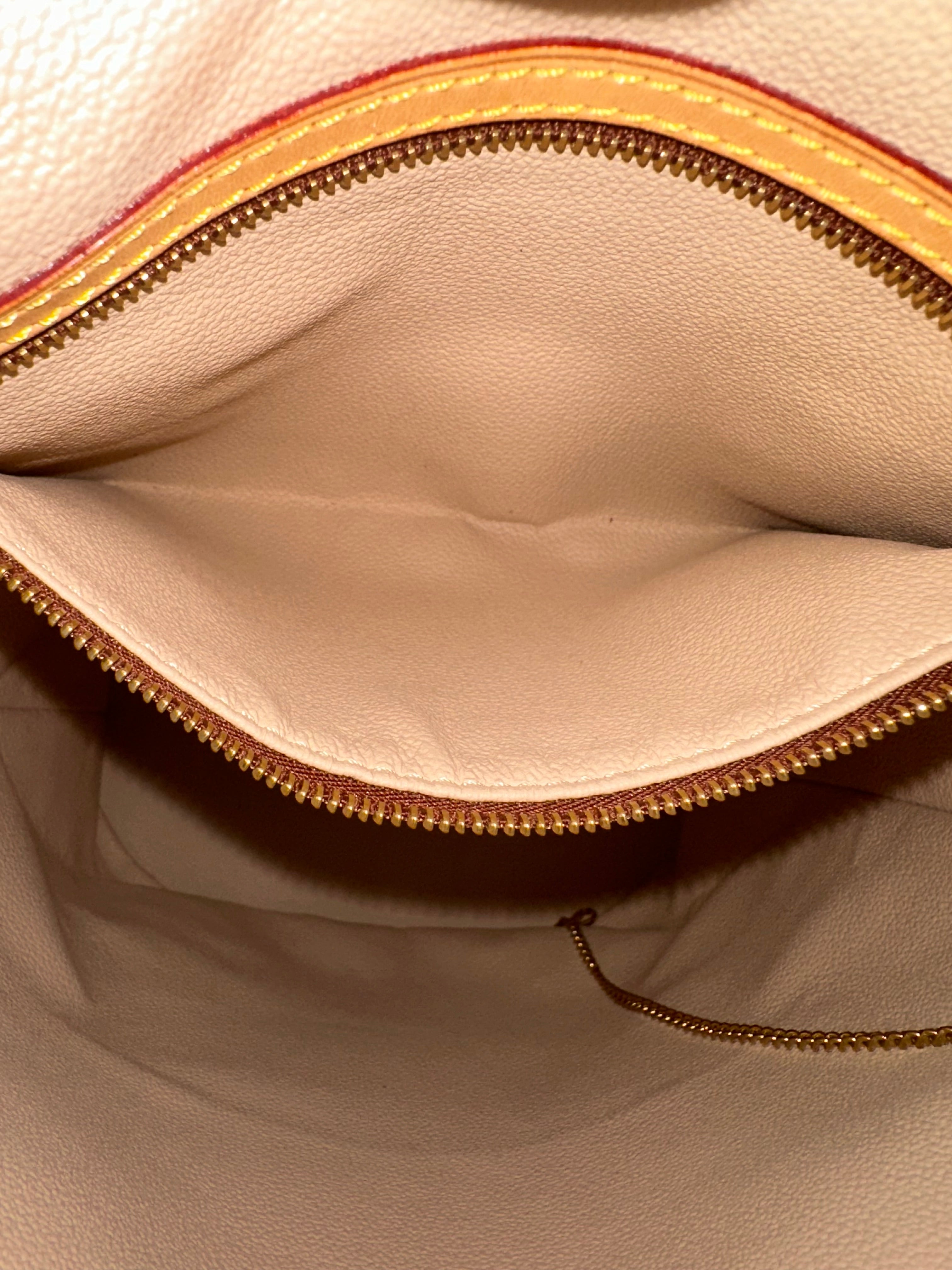 Louis Vuitton Bucket GM