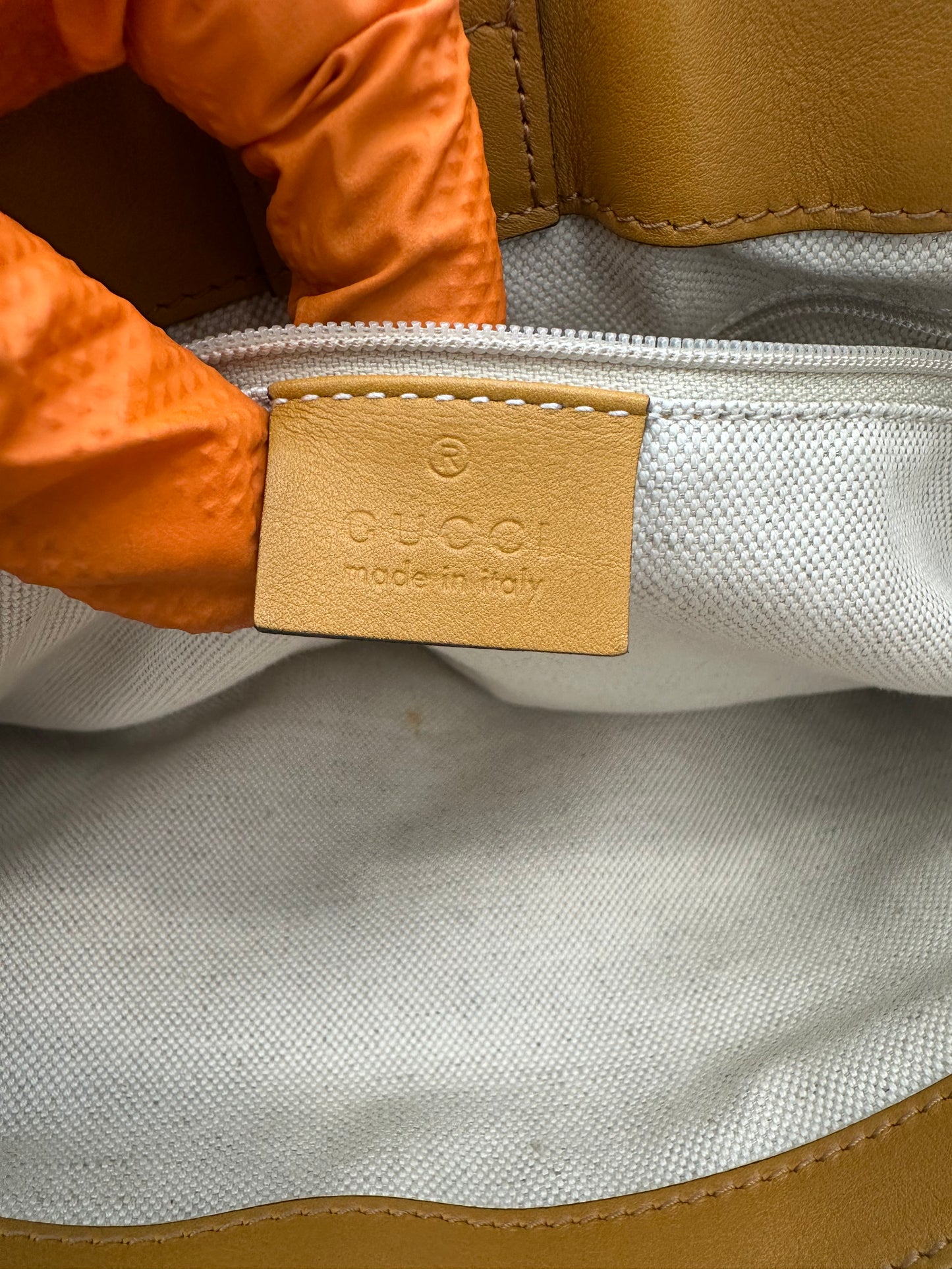 382479 - Gucci Sukey