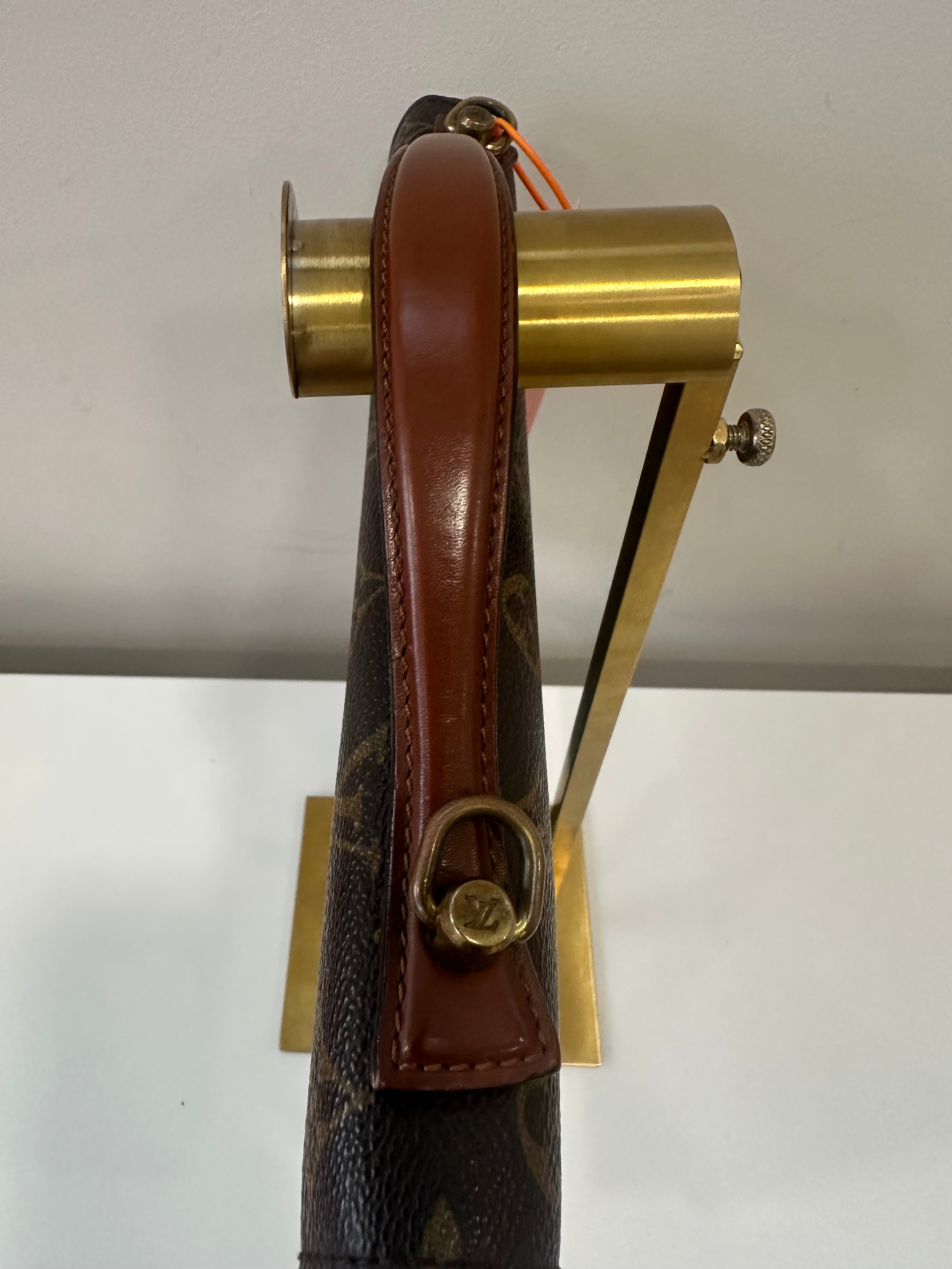 Louis Vuitton Monceau 28