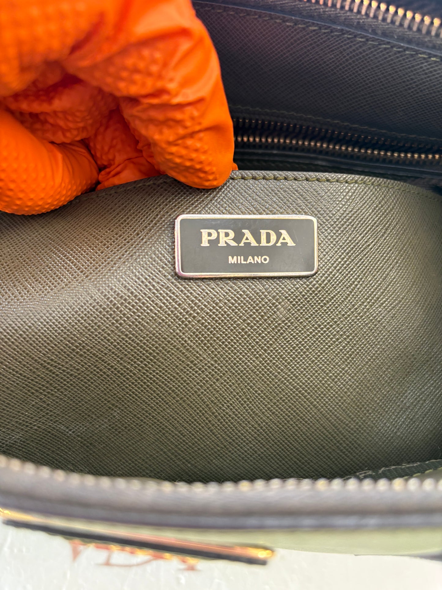 383748 - Prada Galleria