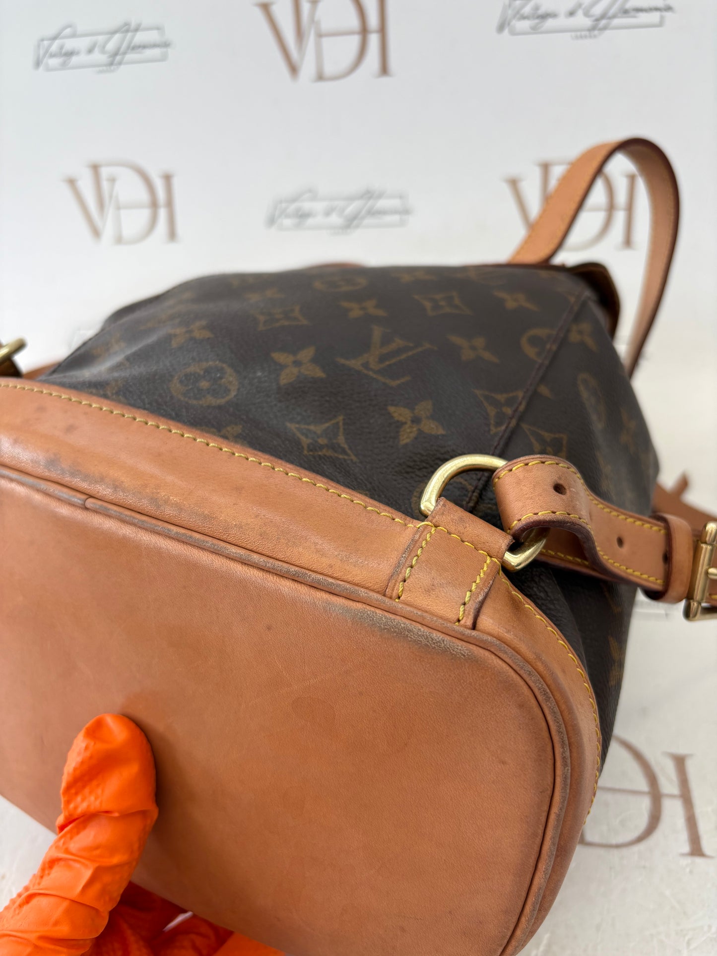 018236 - Louis Vuitton Montsouris