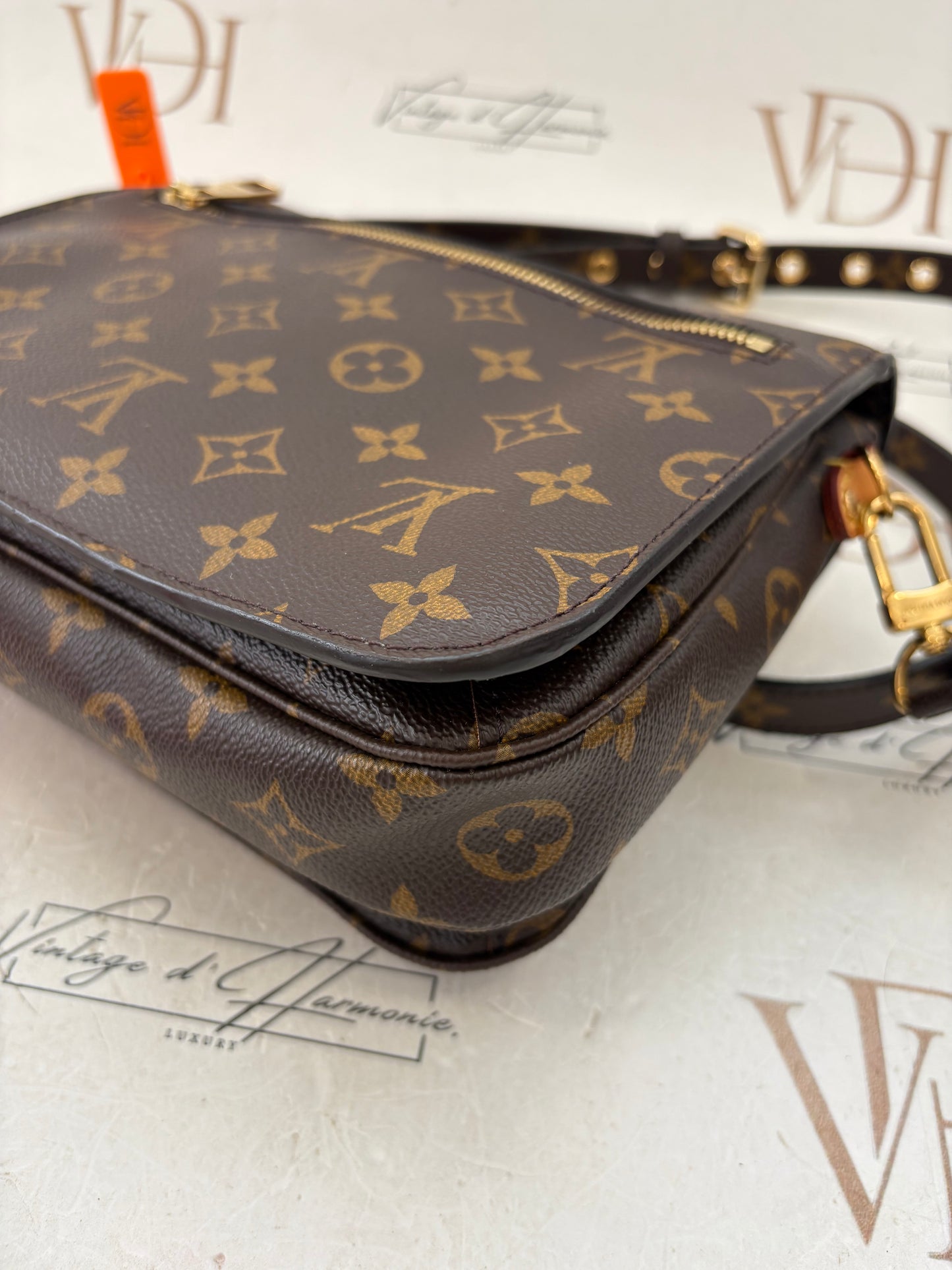 201114 - Louis Vuitton Metis
