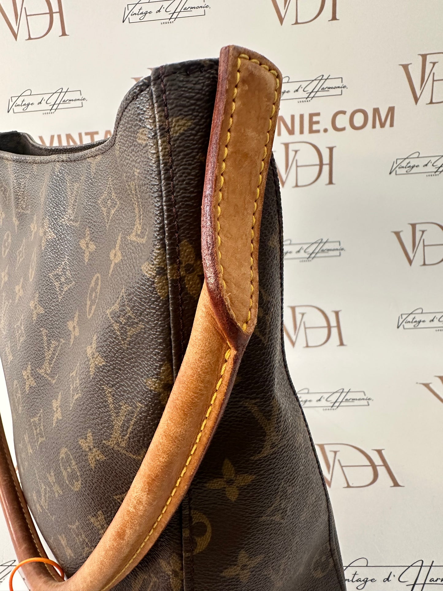 017798 - Louis Vuitton Looping GM