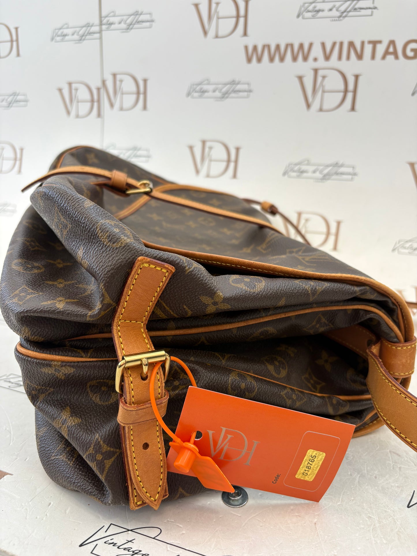 018765 - Louis Vuitton Saumur