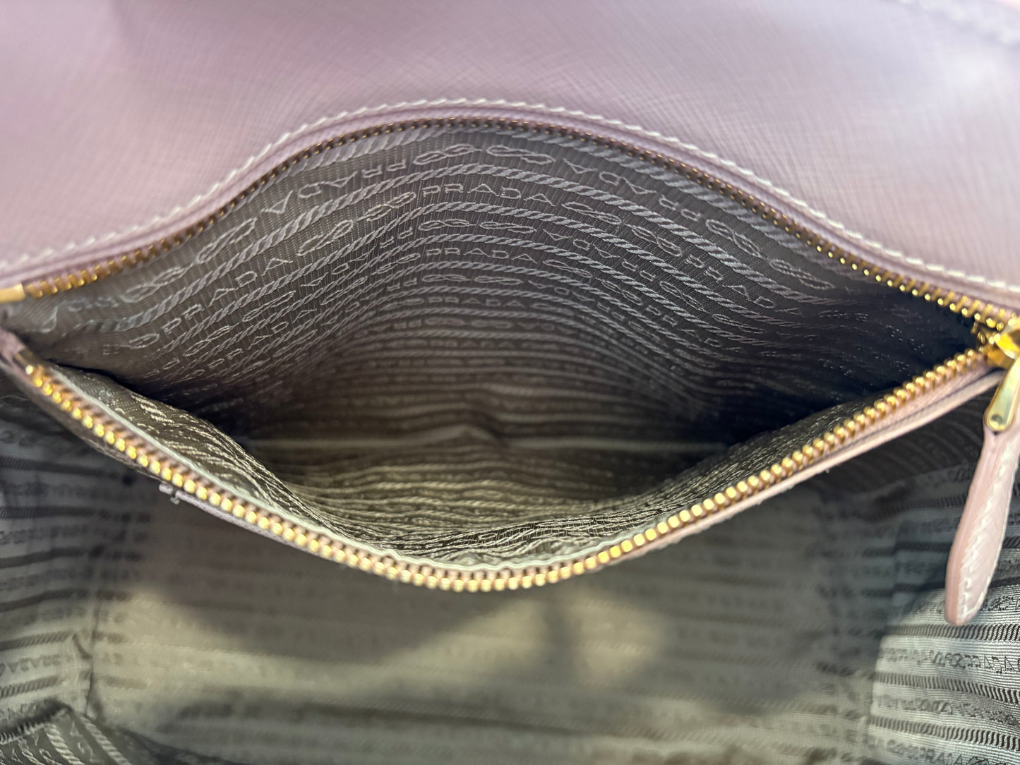 384298 - Prada Bag