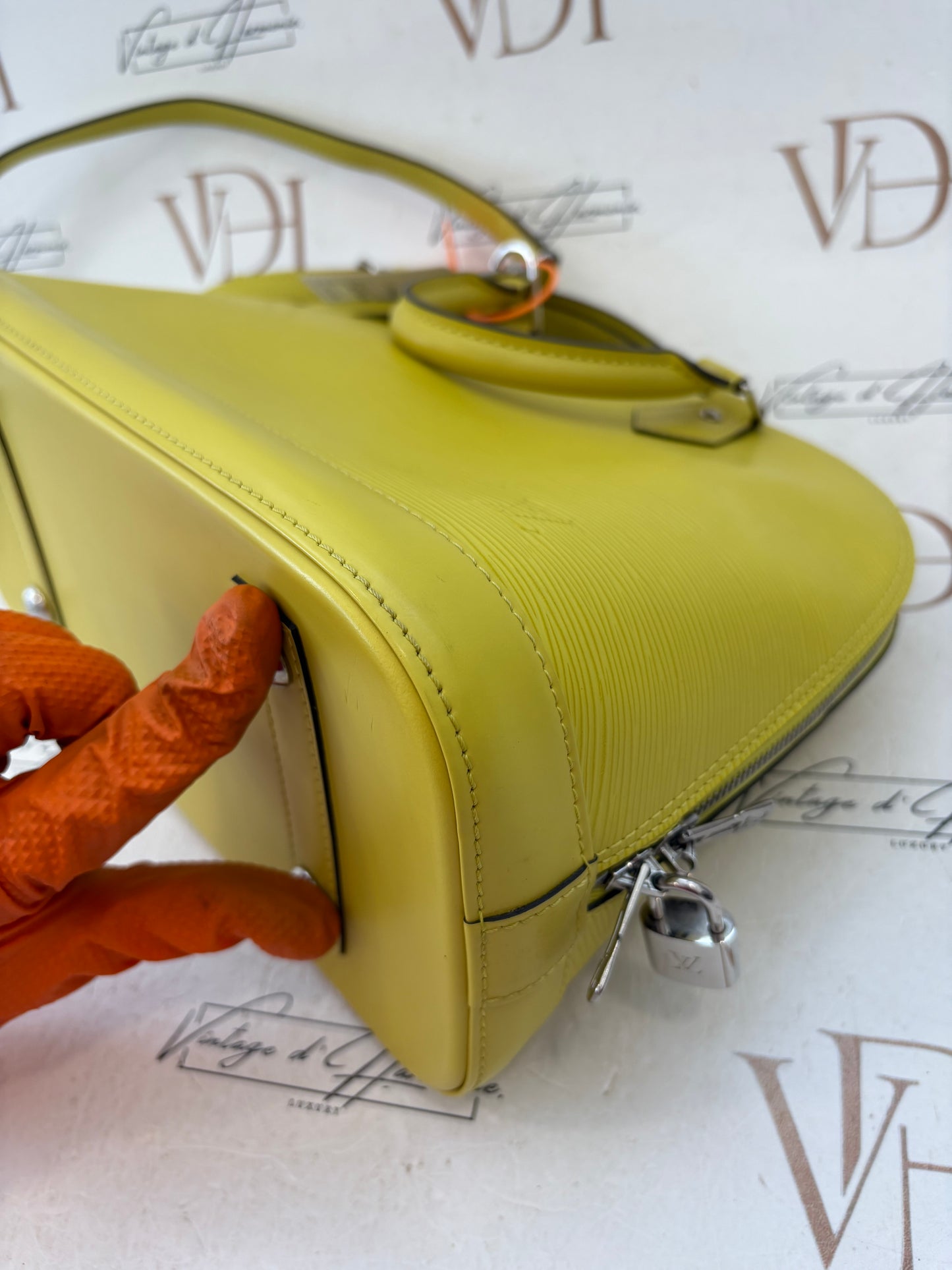 201432 - Louis Vuitton Alma Epi Yellow