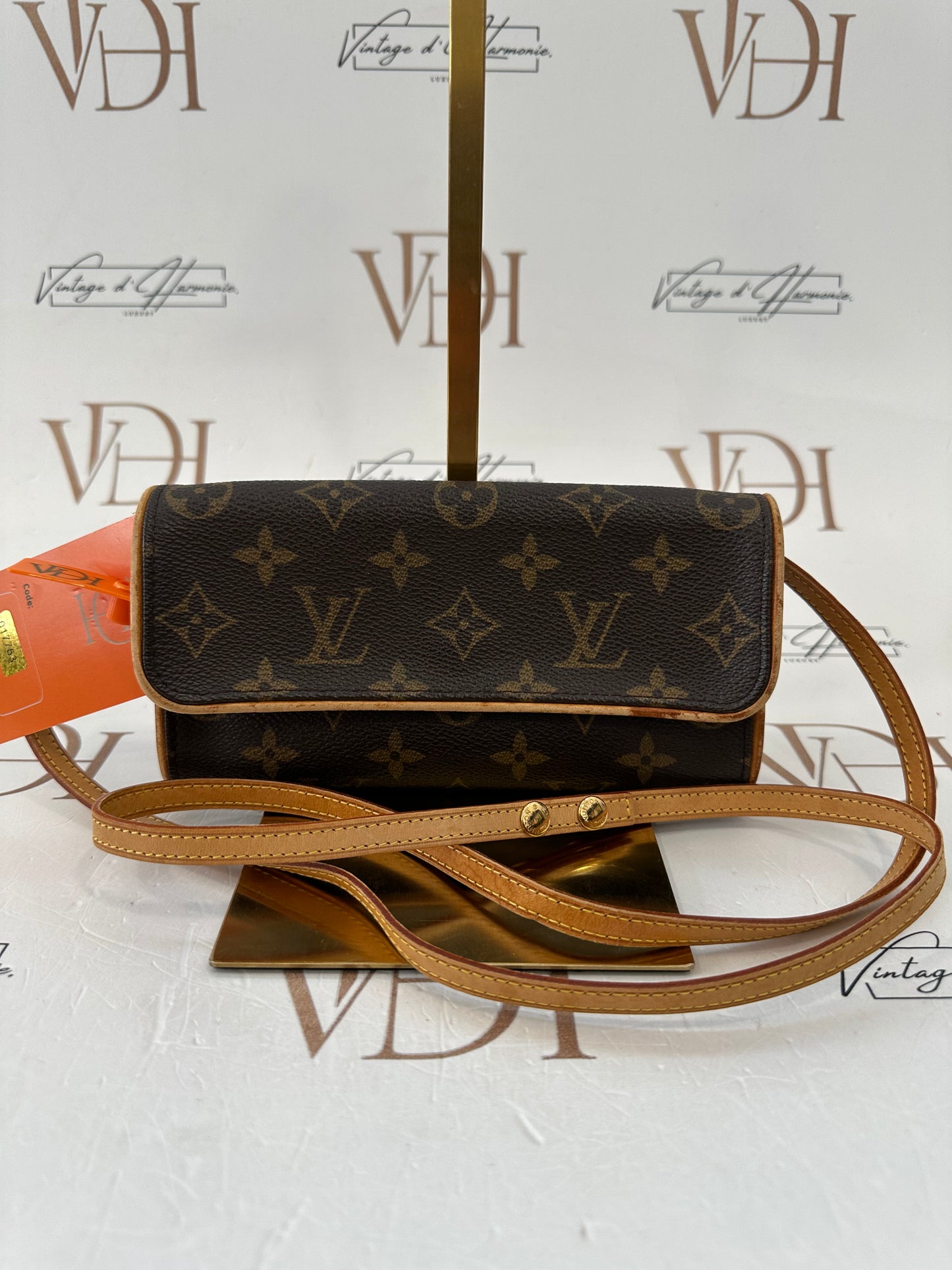 017753 - Louis Vuitton Pochette Twin PM
