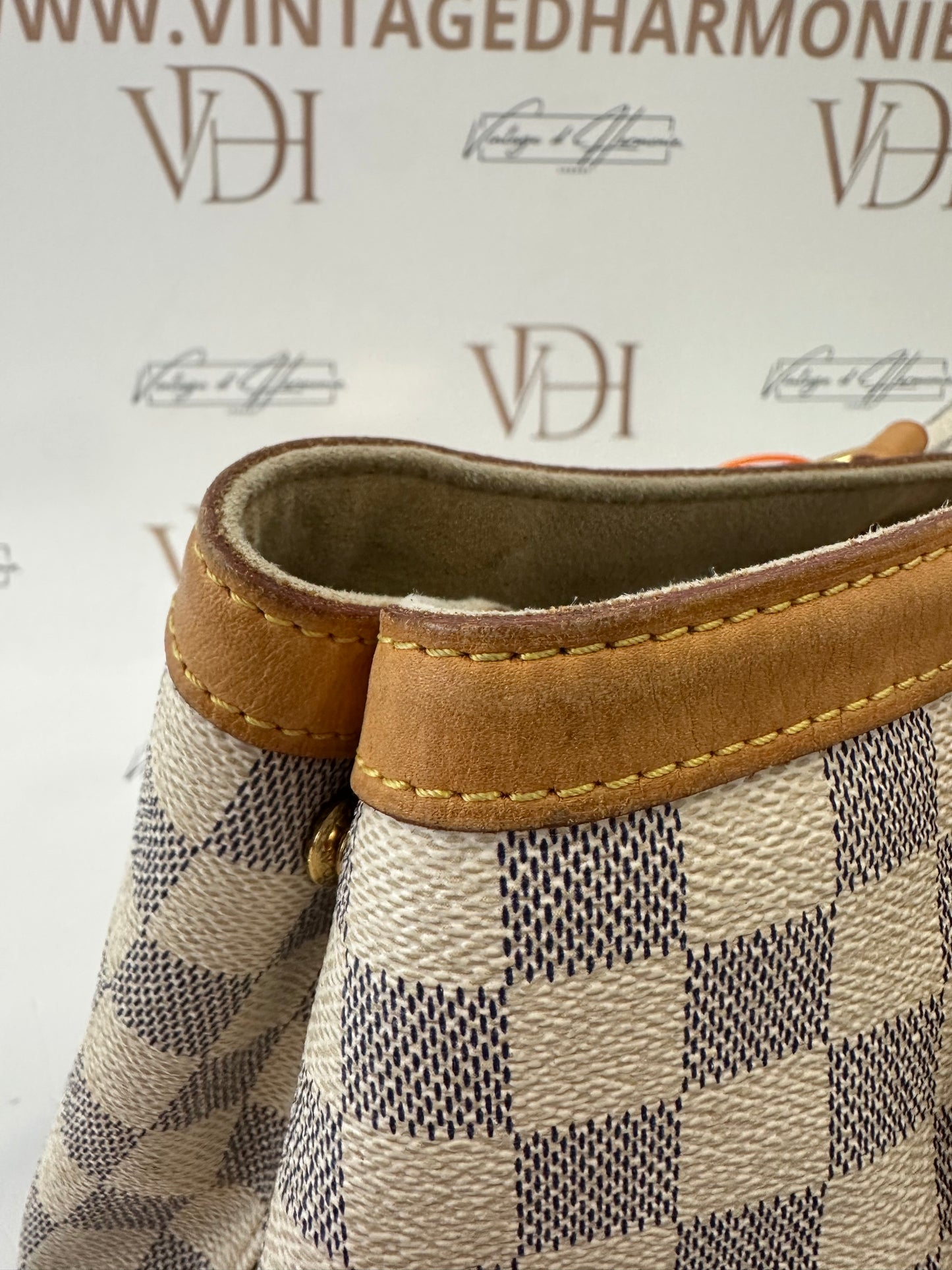 017921 - Louis Vuitton Azur Hampstead PM