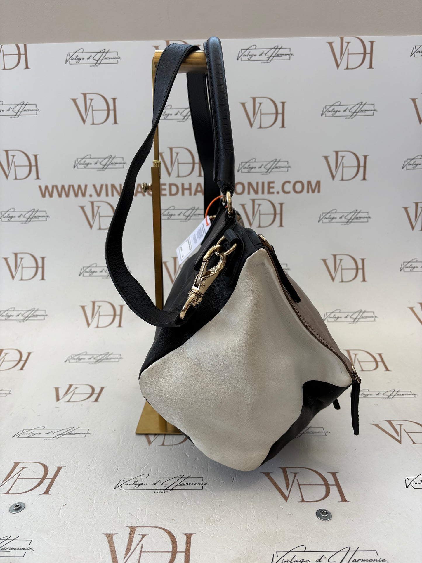 201275 - Givenchy Pandora