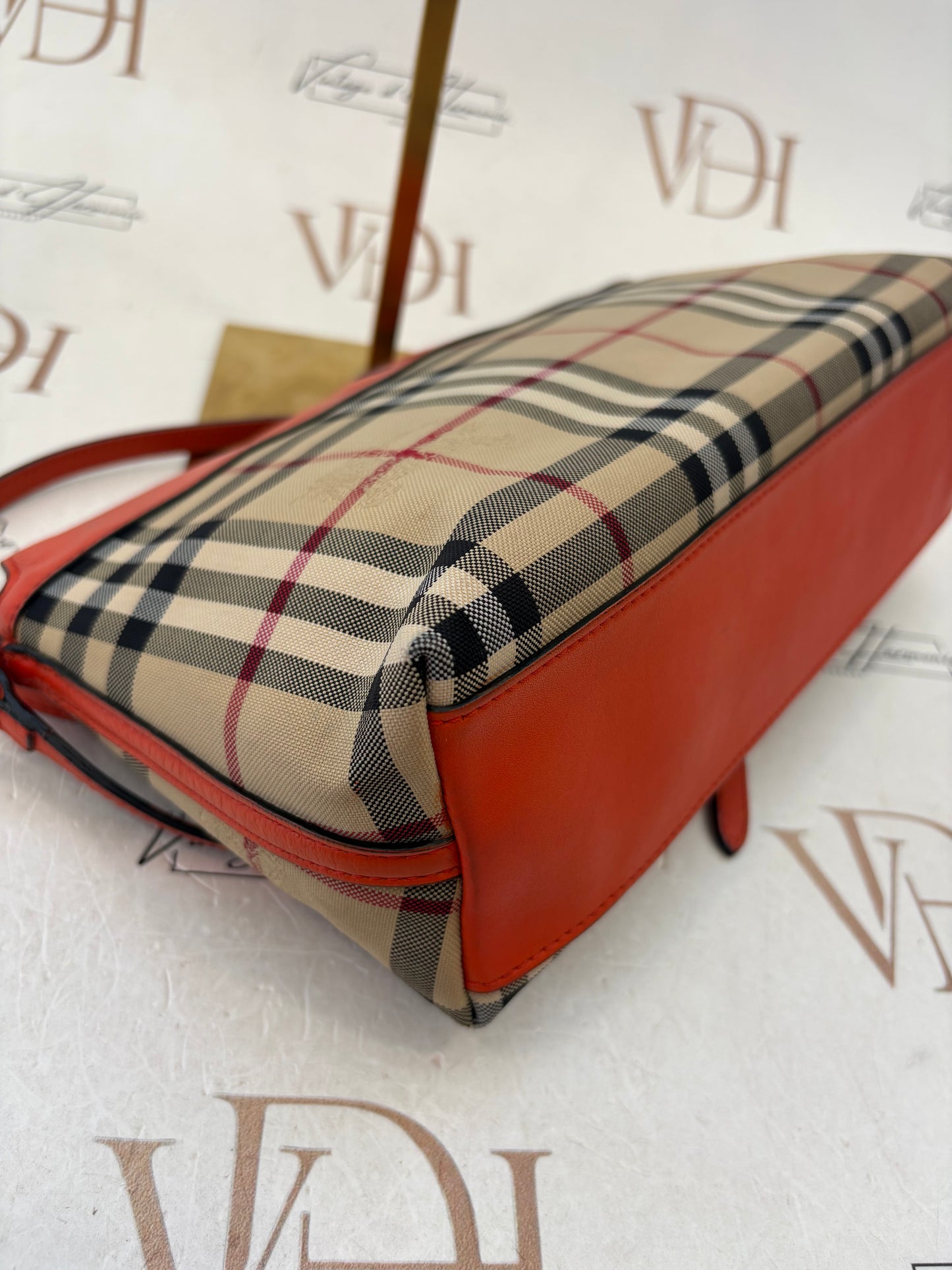 383902 - Burberry Bag