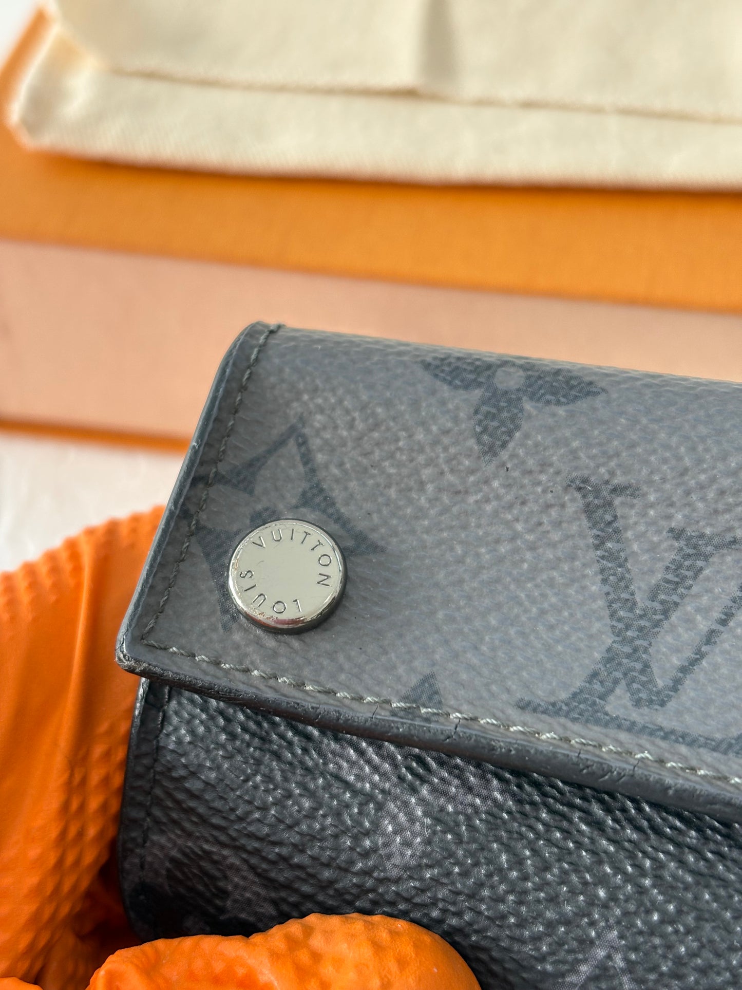 017004 - Louis Vuitton Wallet