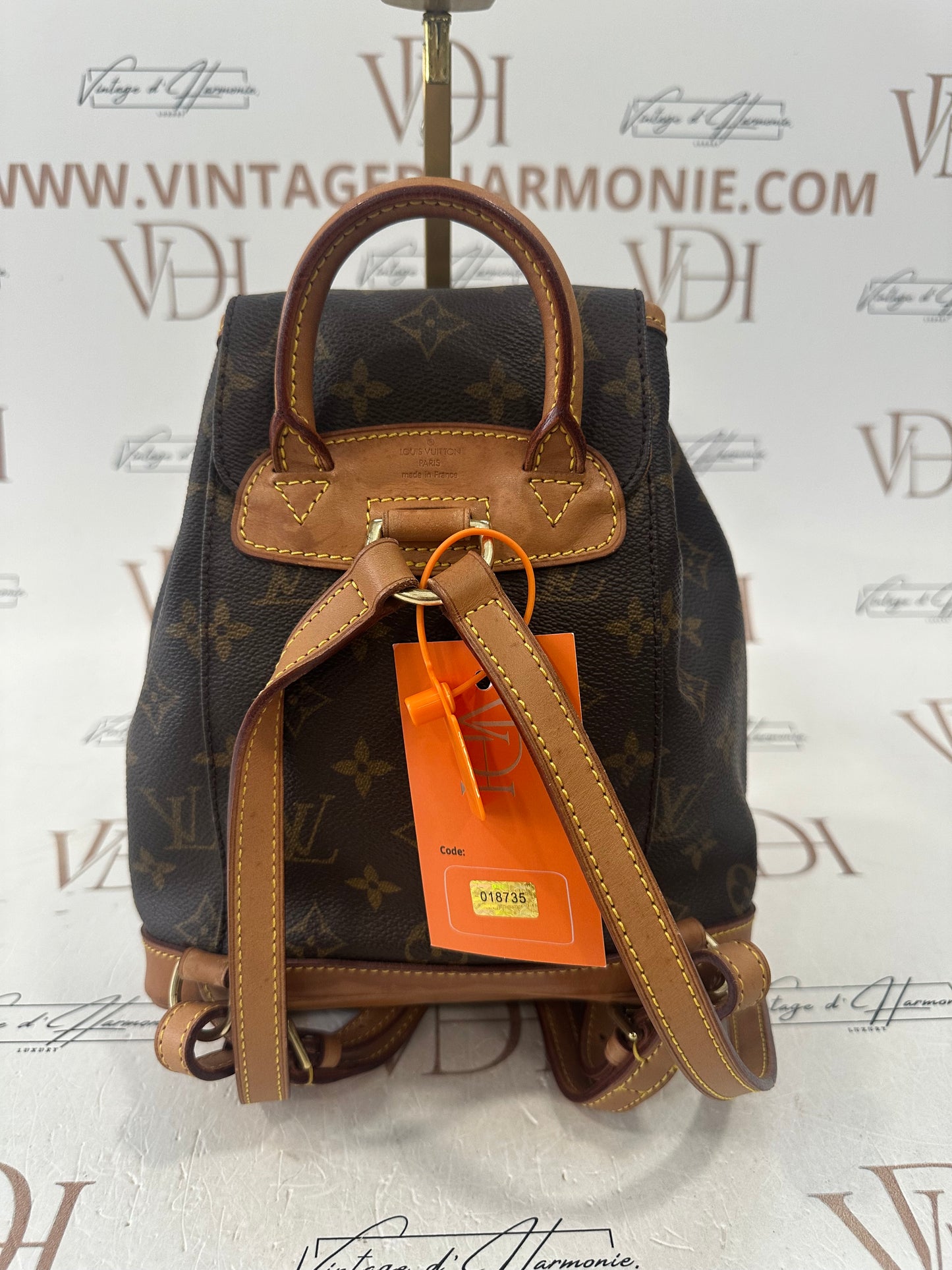 018735 - Louis Vuitton Montsouris