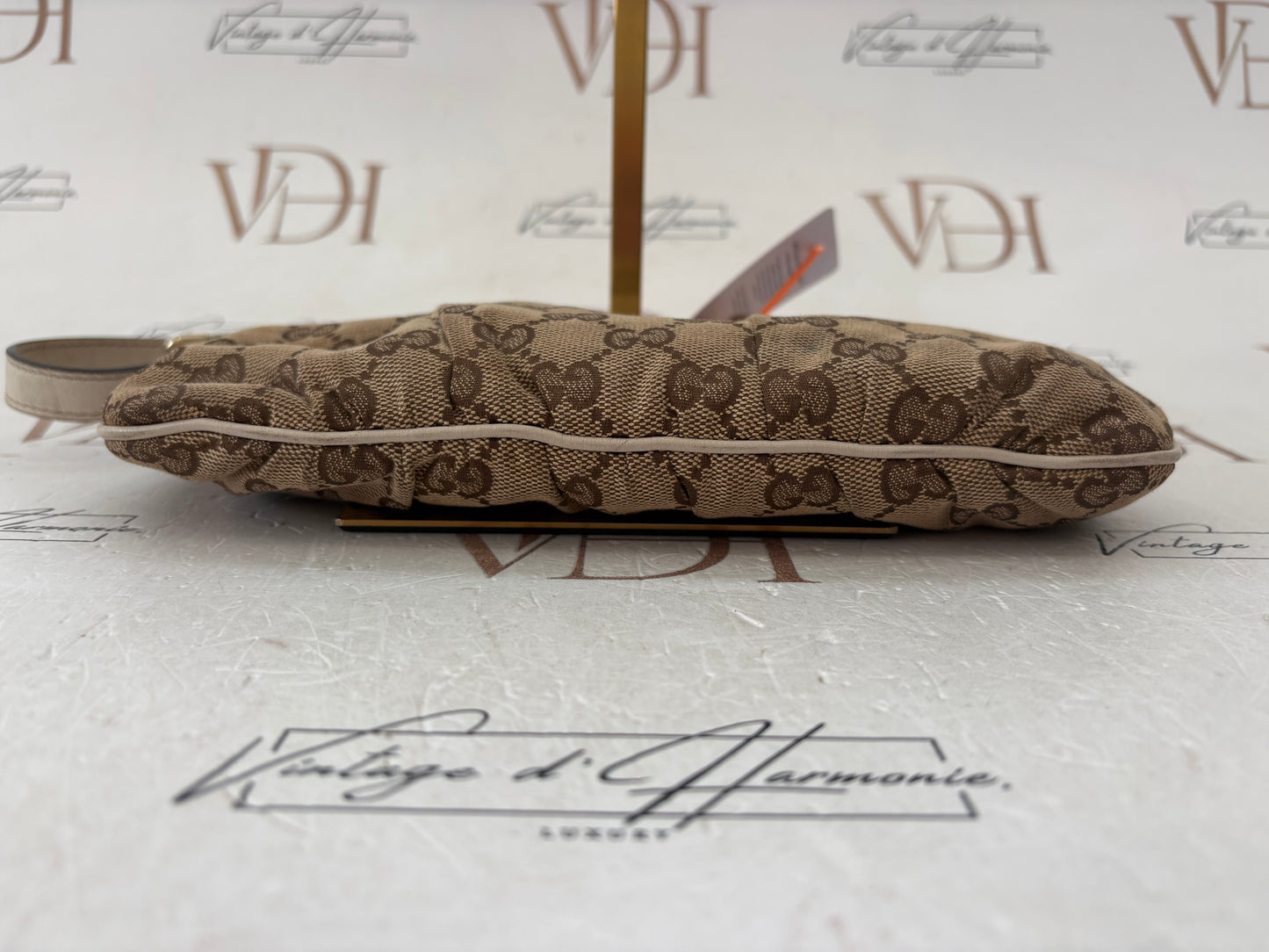 384022 - Gucci Abbey