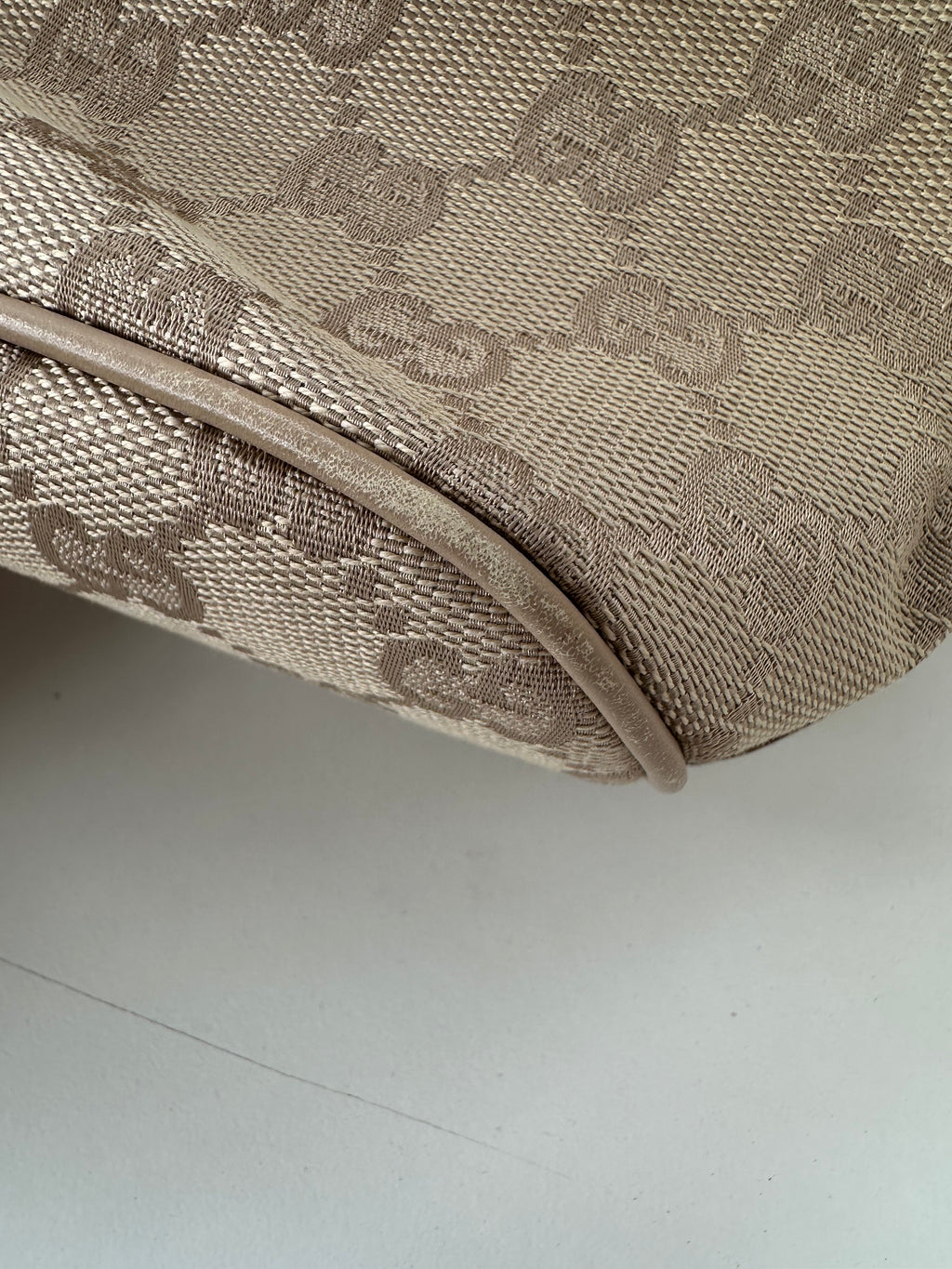 Gucci Pochette Beige