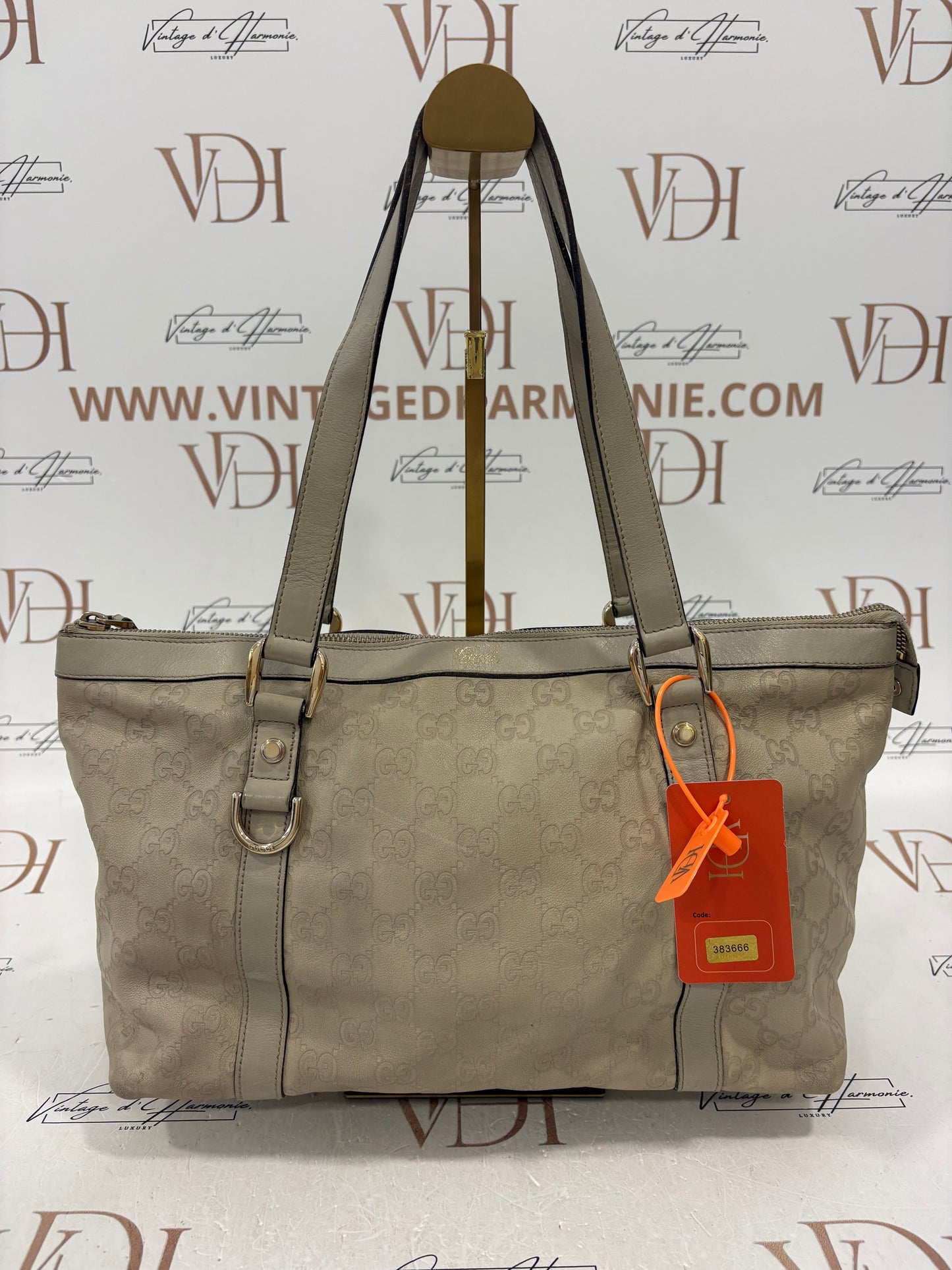 383666 - Gucci Abbey