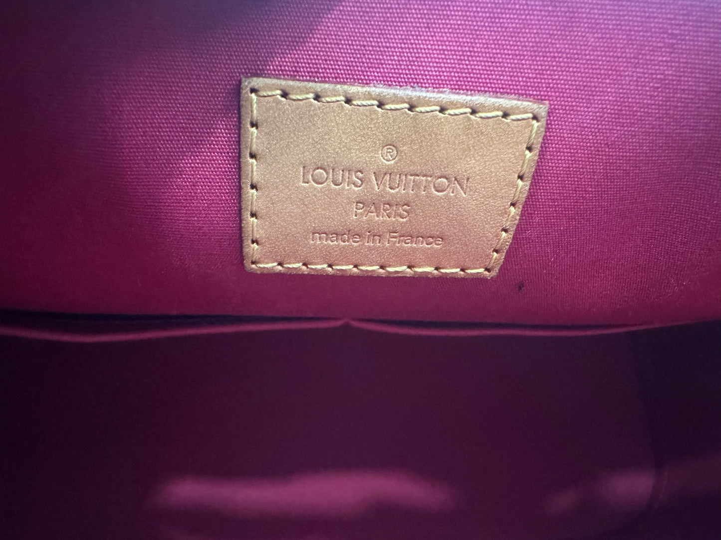 382863 - Louis Vuitton Alma Vernis Red