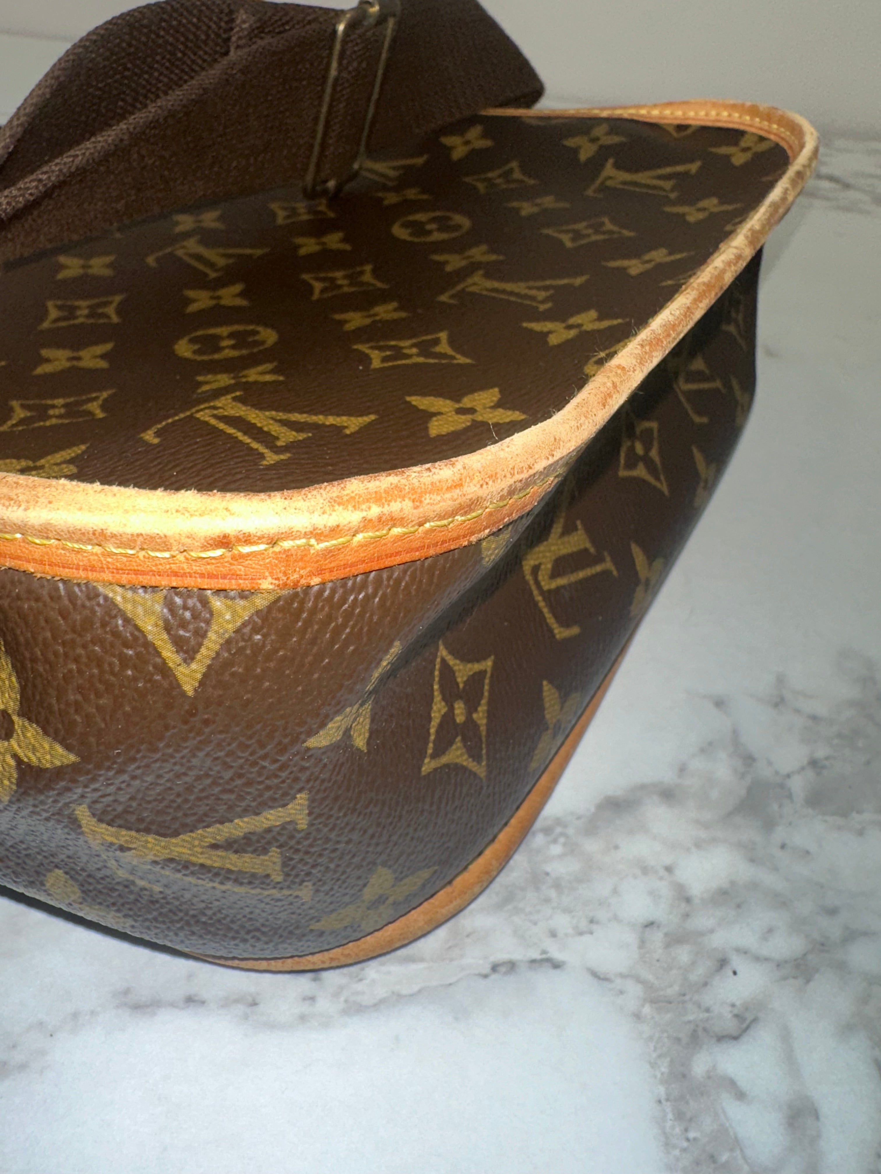 Louis Vuitton Messenger Bosphore