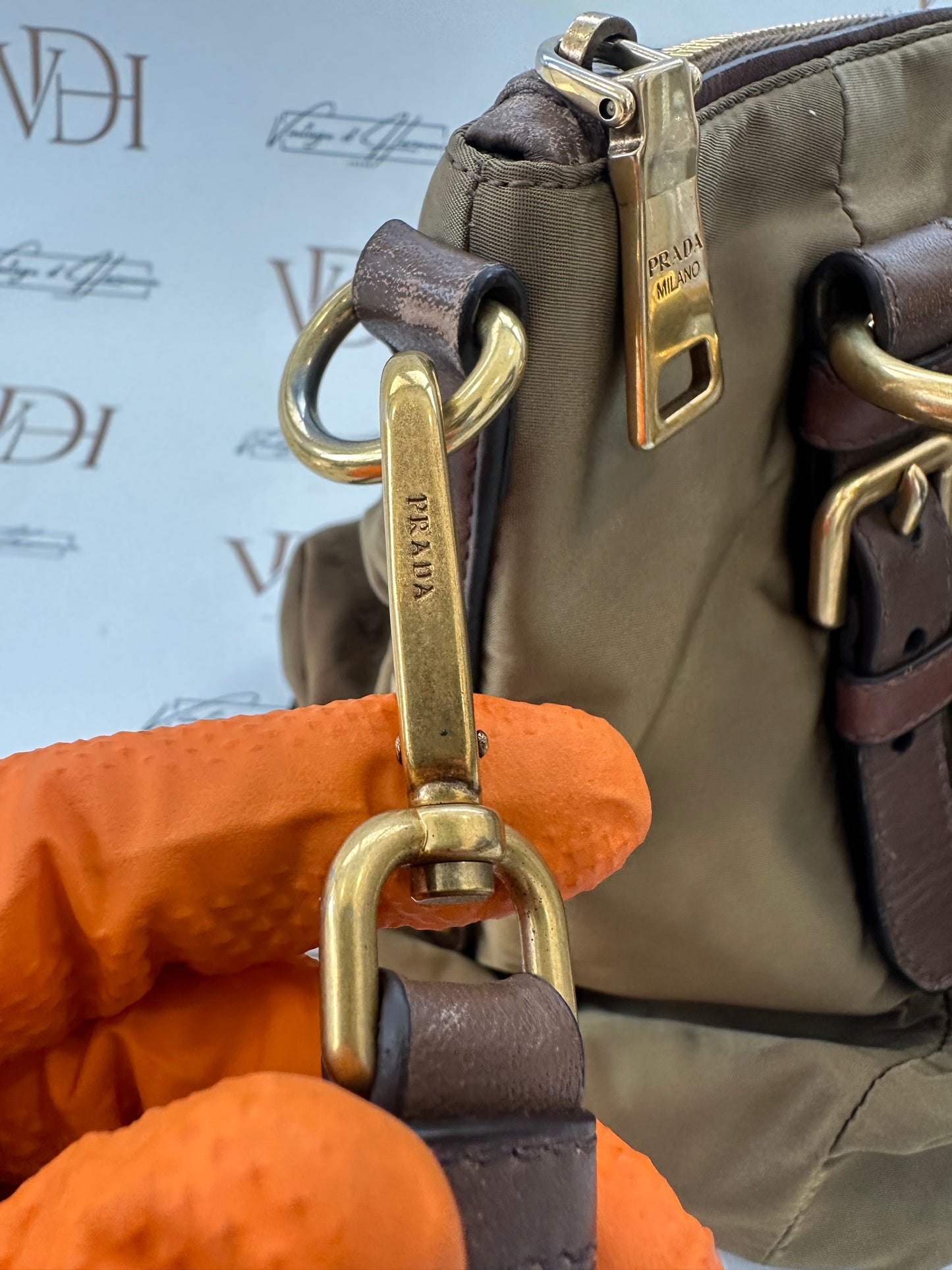 382544 - Prada