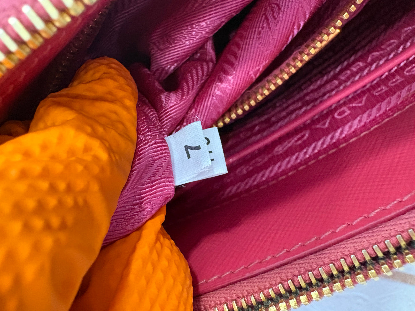382954 - Prada Galleria Nano Pink