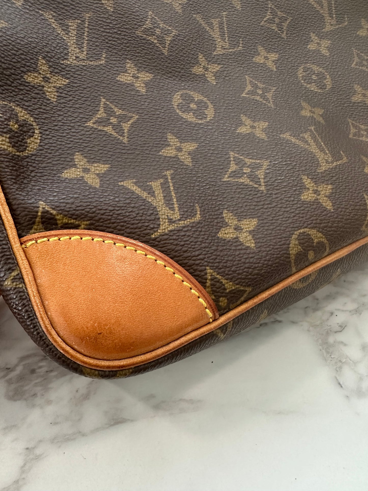 Louis Vuitton Trocadero 27