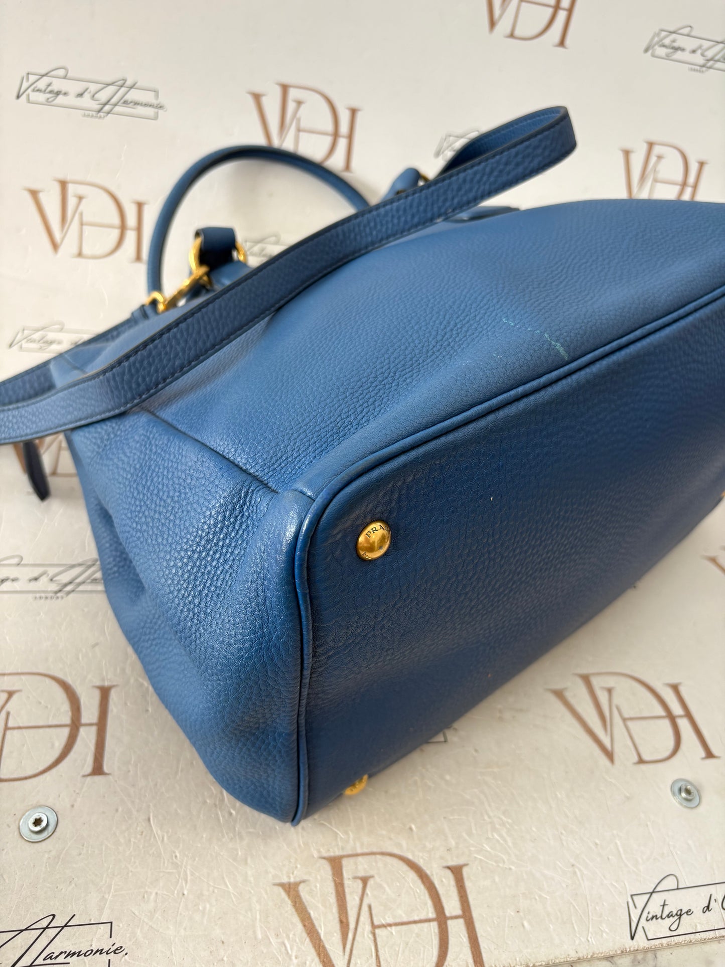 018353 - Prada Blue