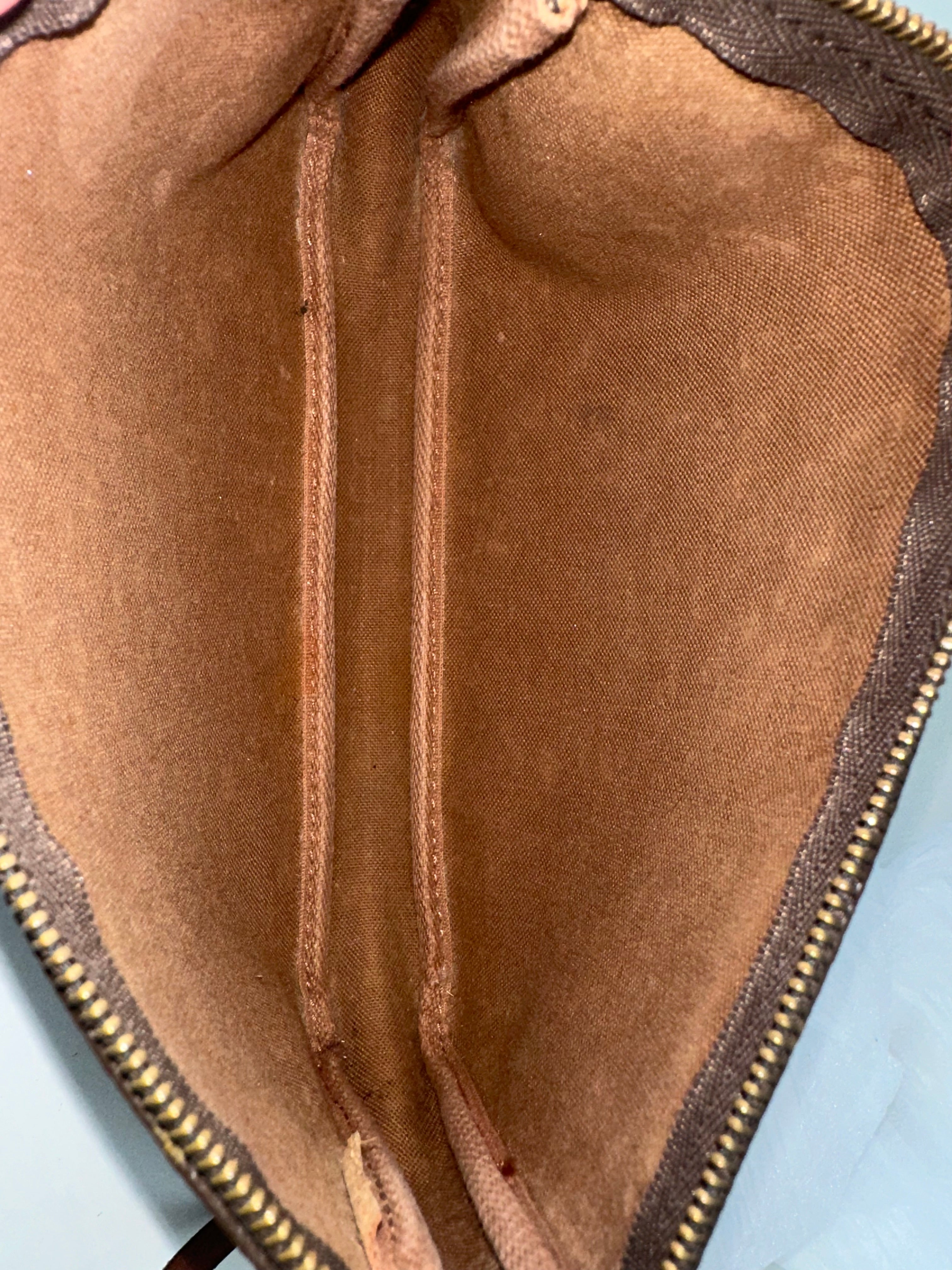 Louis Vuitton Pochette