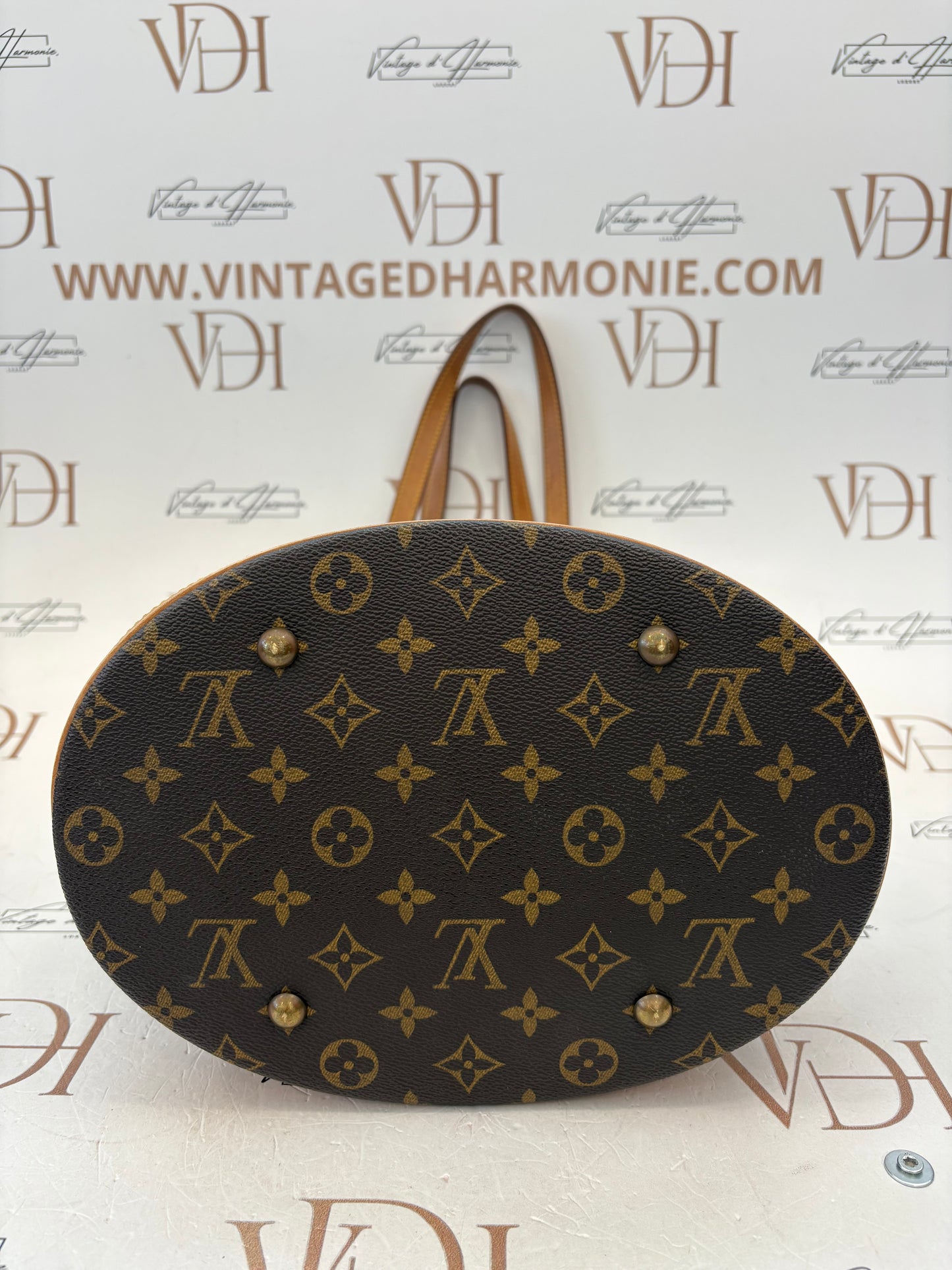 018885 - Louis Vuitton Bucket GM