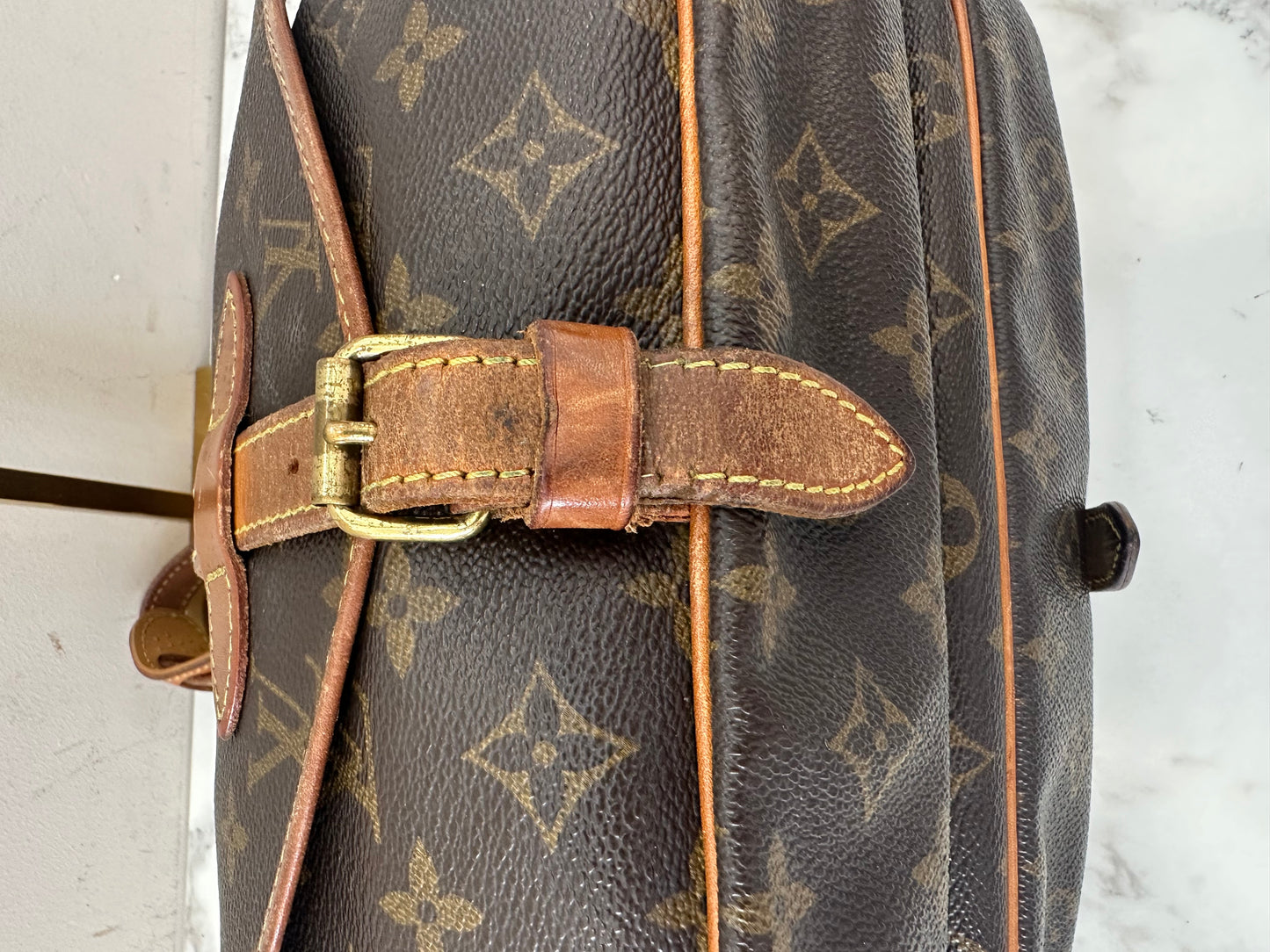 Louis Vuitton Saumur 30