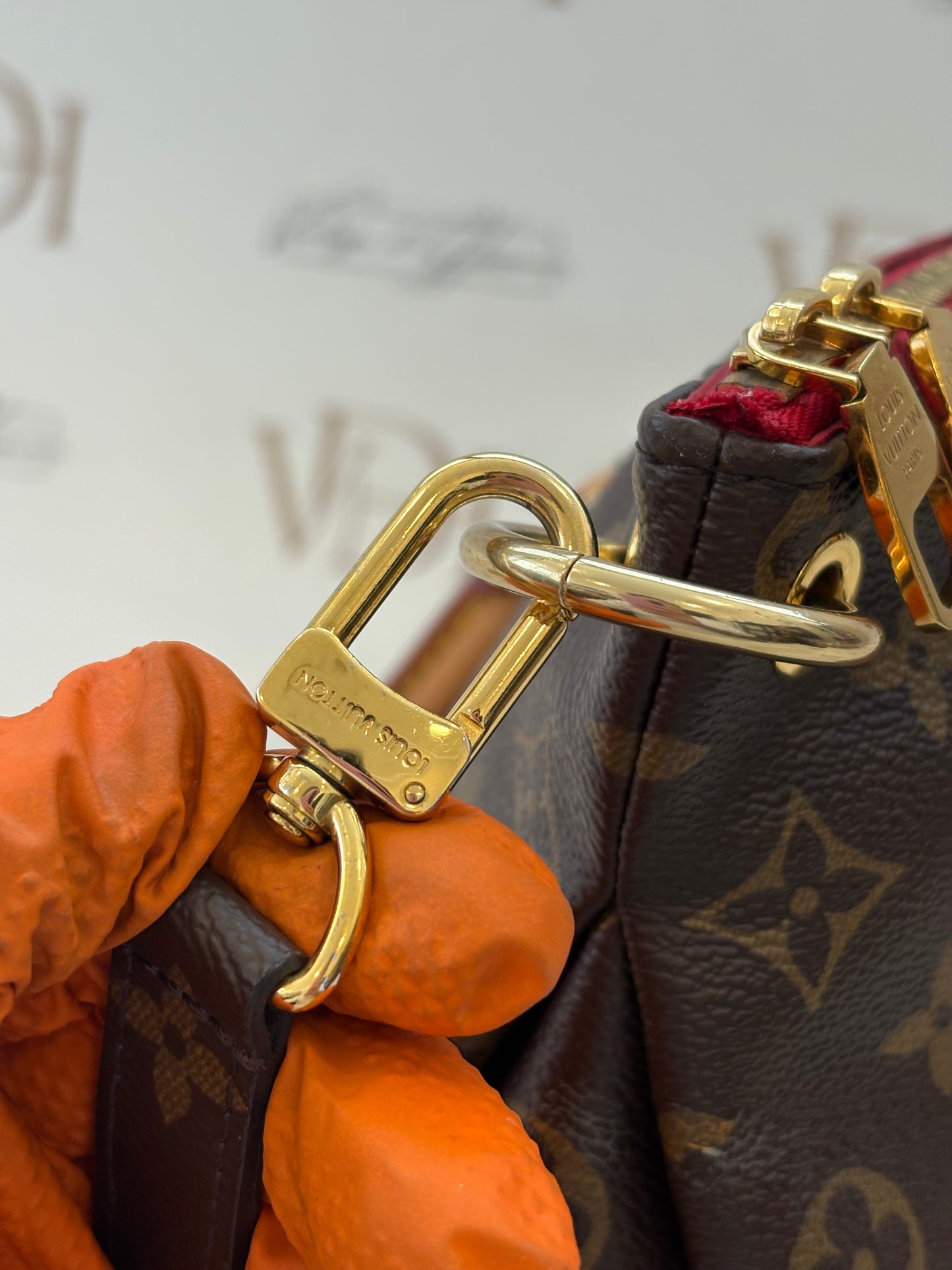 201112 - Louis Vuitton Pallas