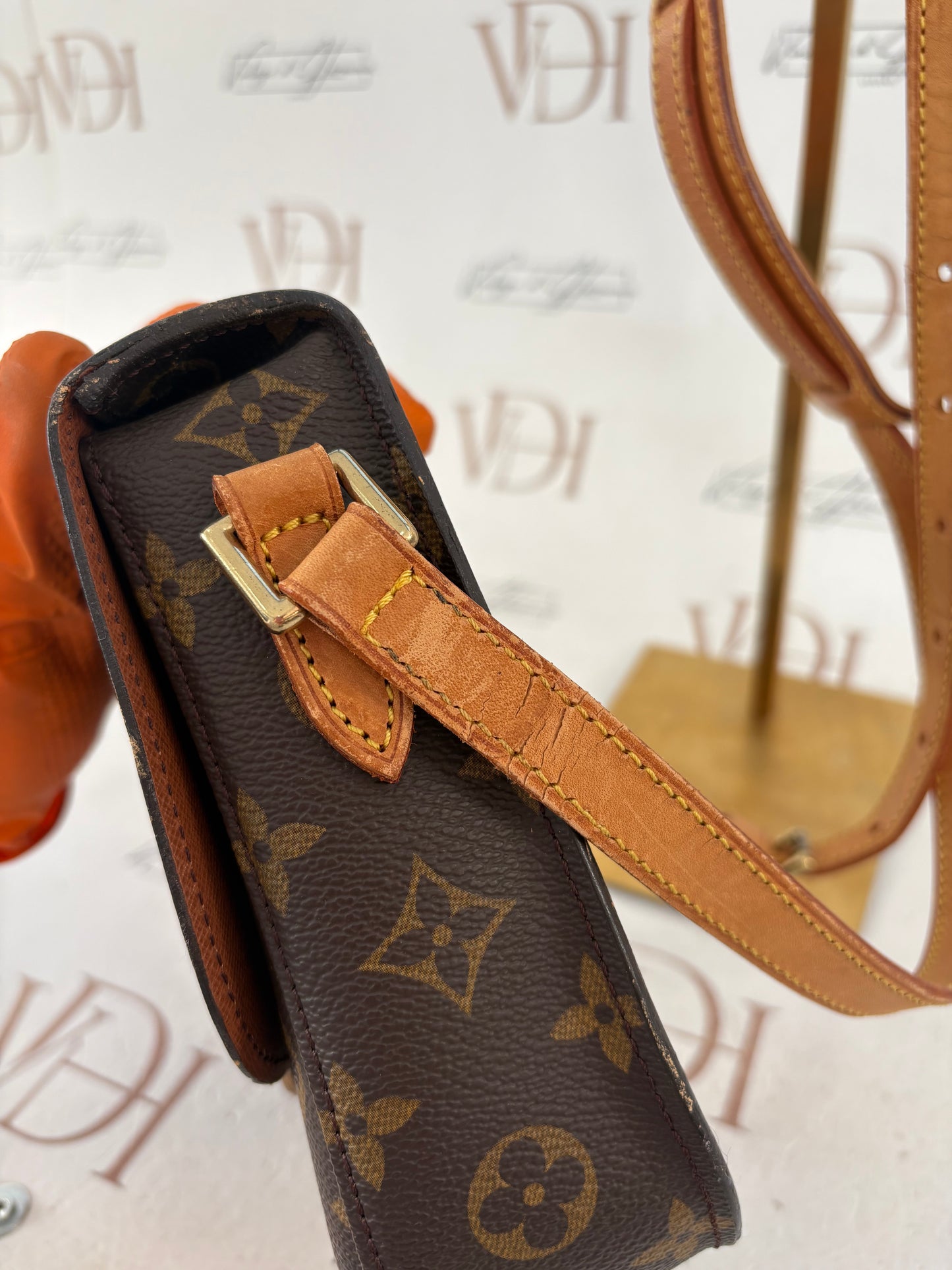 018181 - Louis Vuitton Saint Cloud MM