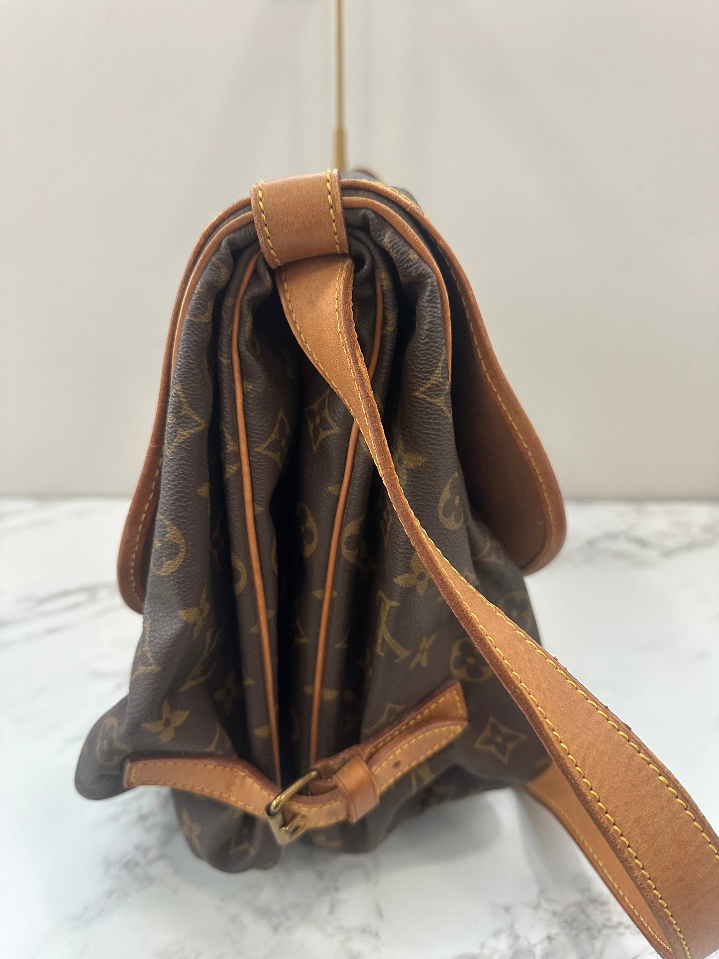Louis Vuitton Saumur 35