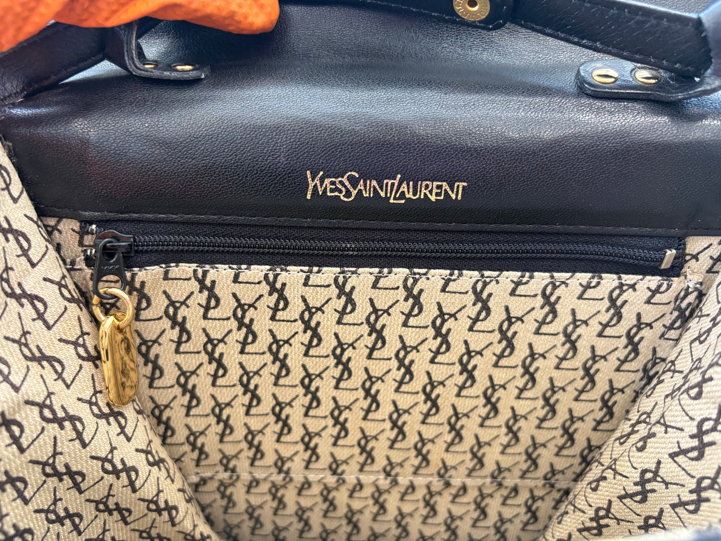 018074 - Saint Laurent Black Vintage