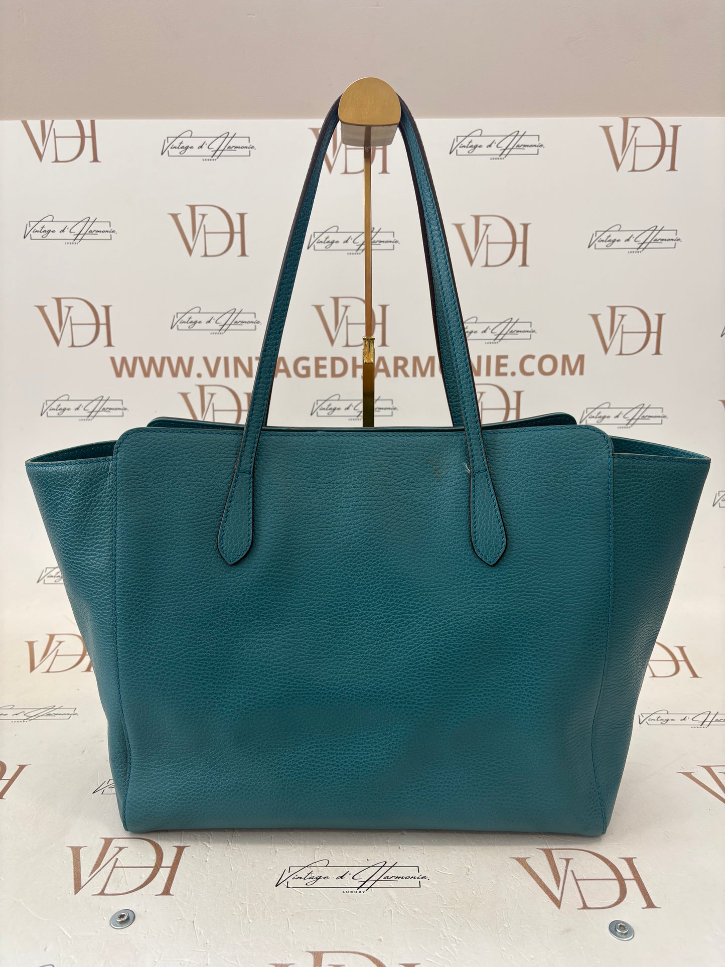 383913 - Gucci Swing