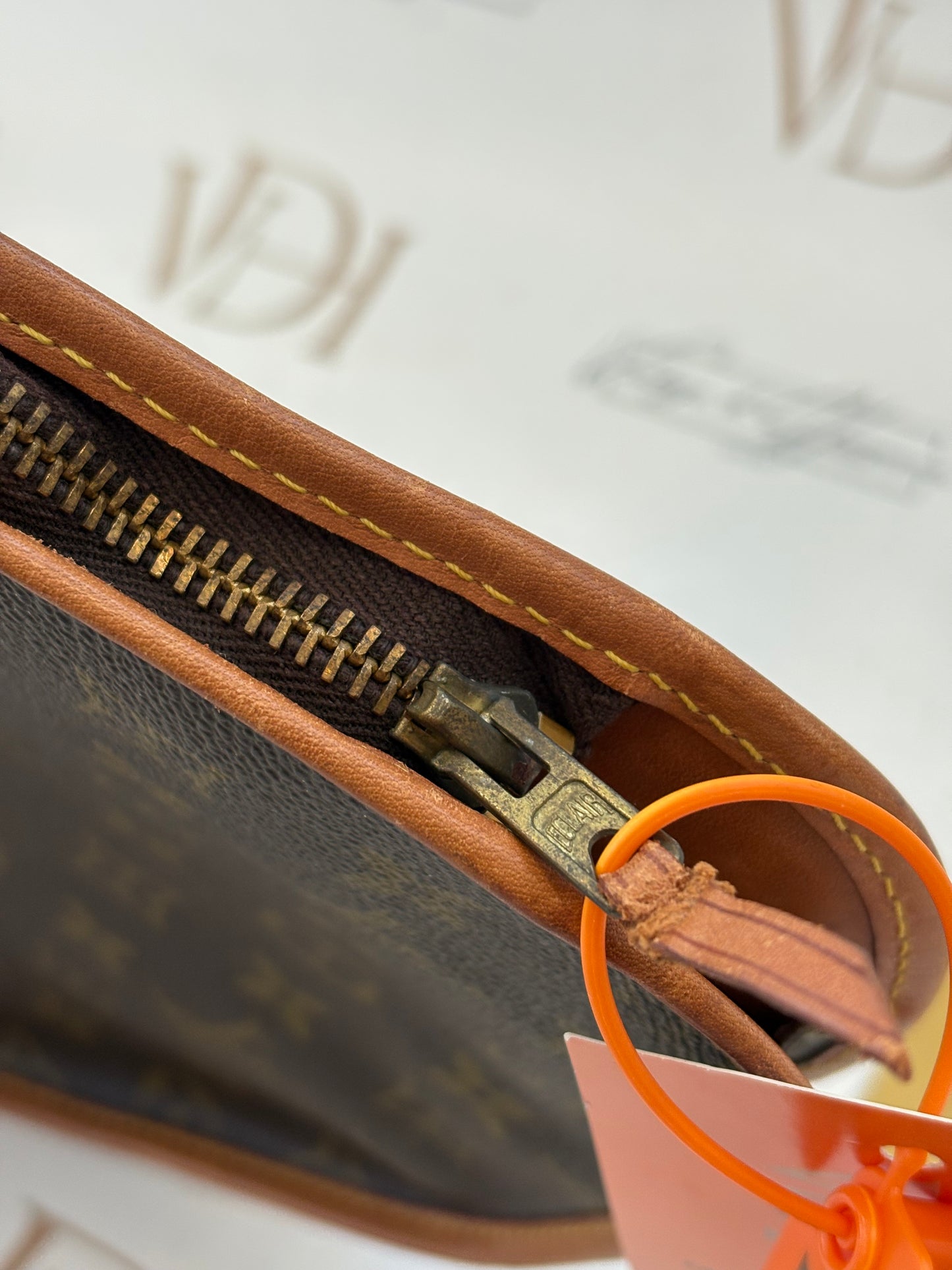 017897 - Louis Vuitton Porta Racchetta