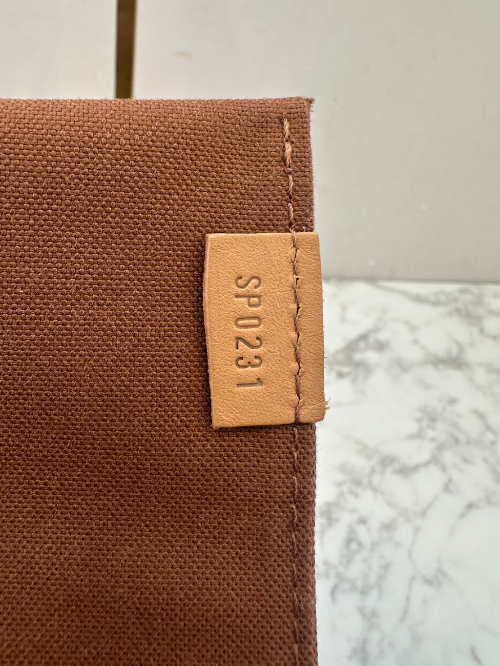 Louis Vuitton Petite Sac Plat