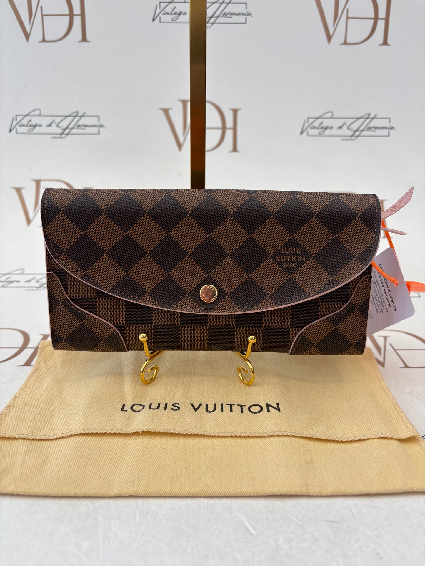 383269 - Louis Vuitton Caissa Wallet