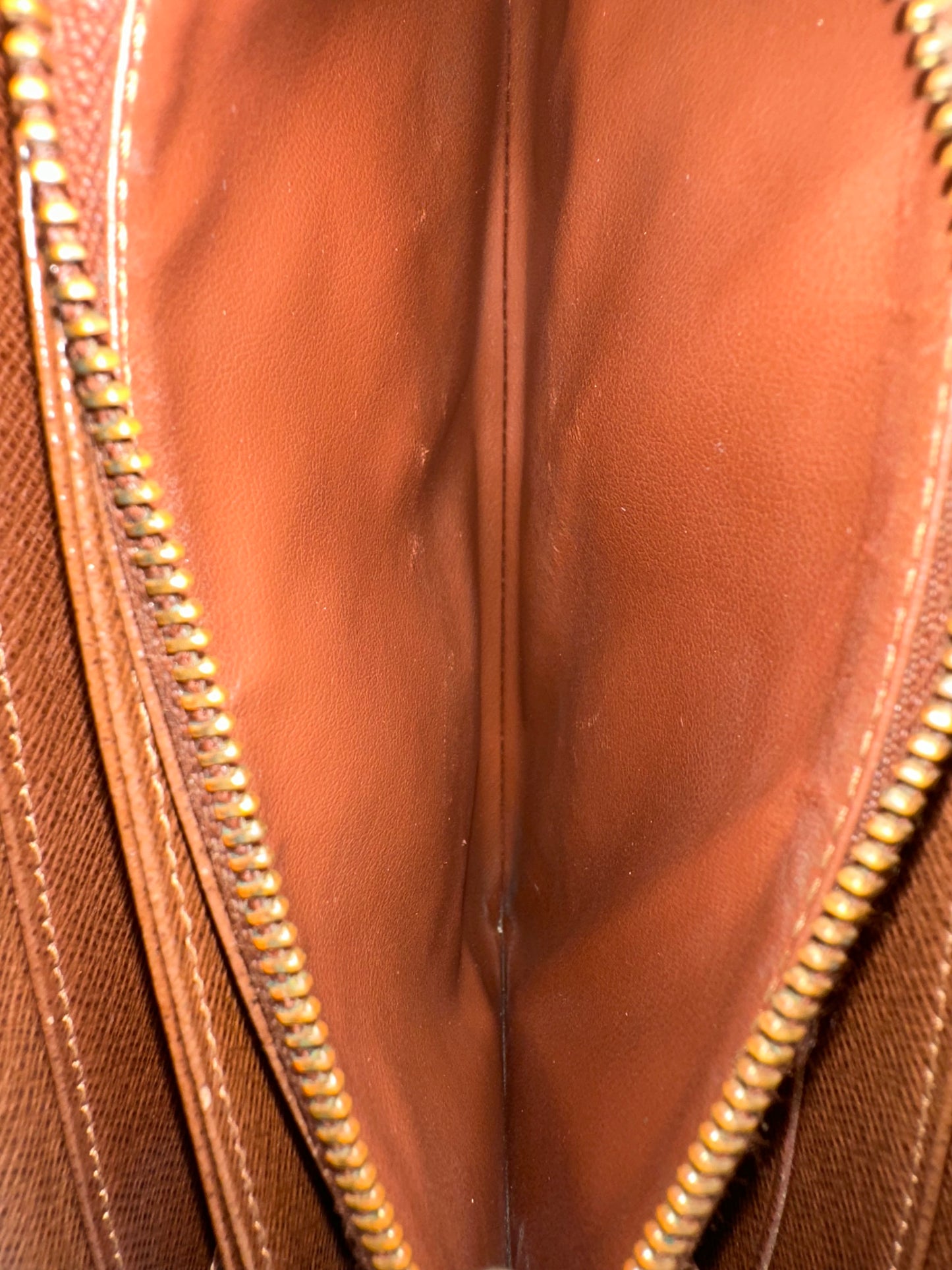 Louis Vuitton Zippy Wallet