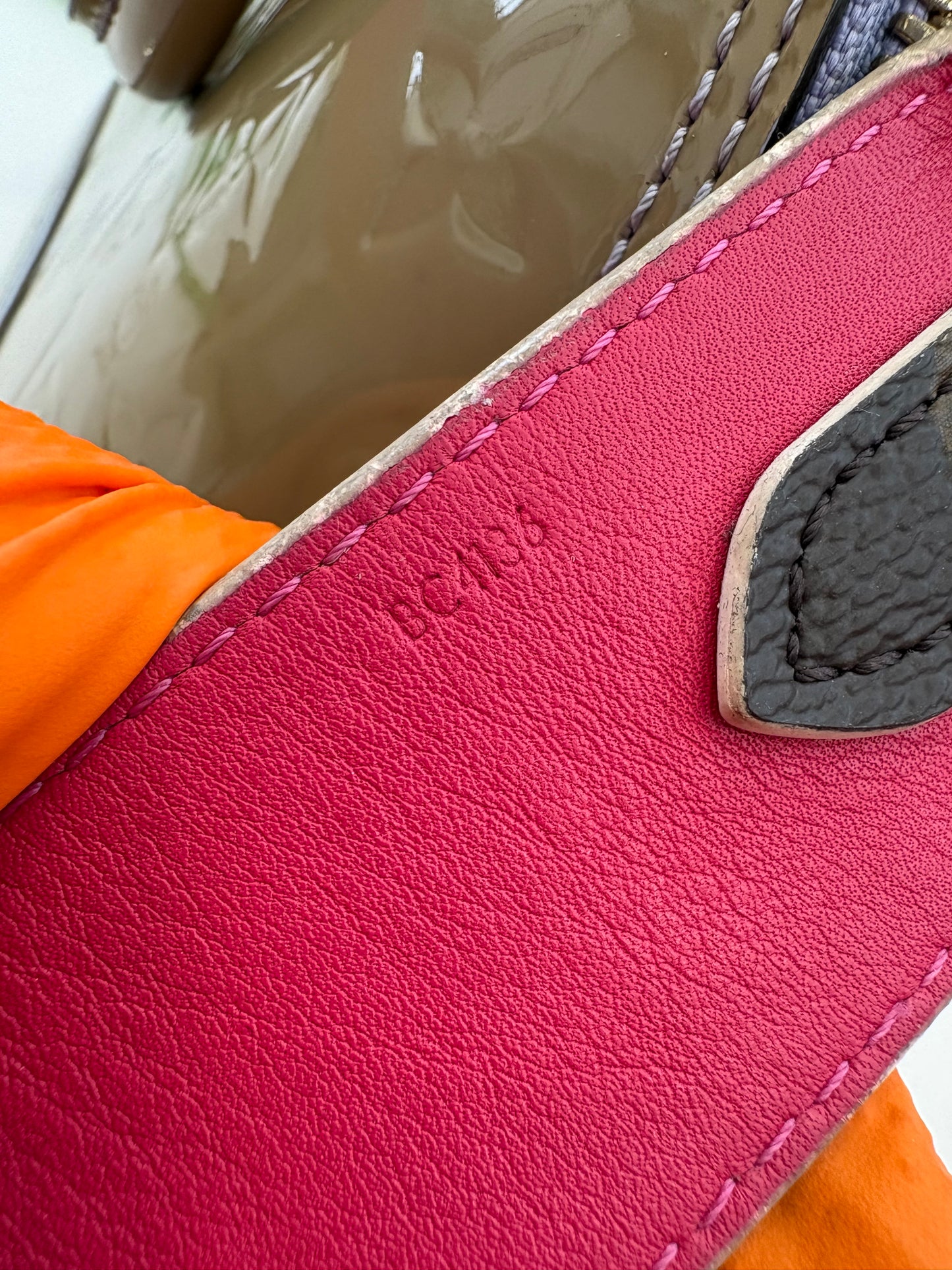 017711 - Louis Vuitton Alma BB Limited Vernis