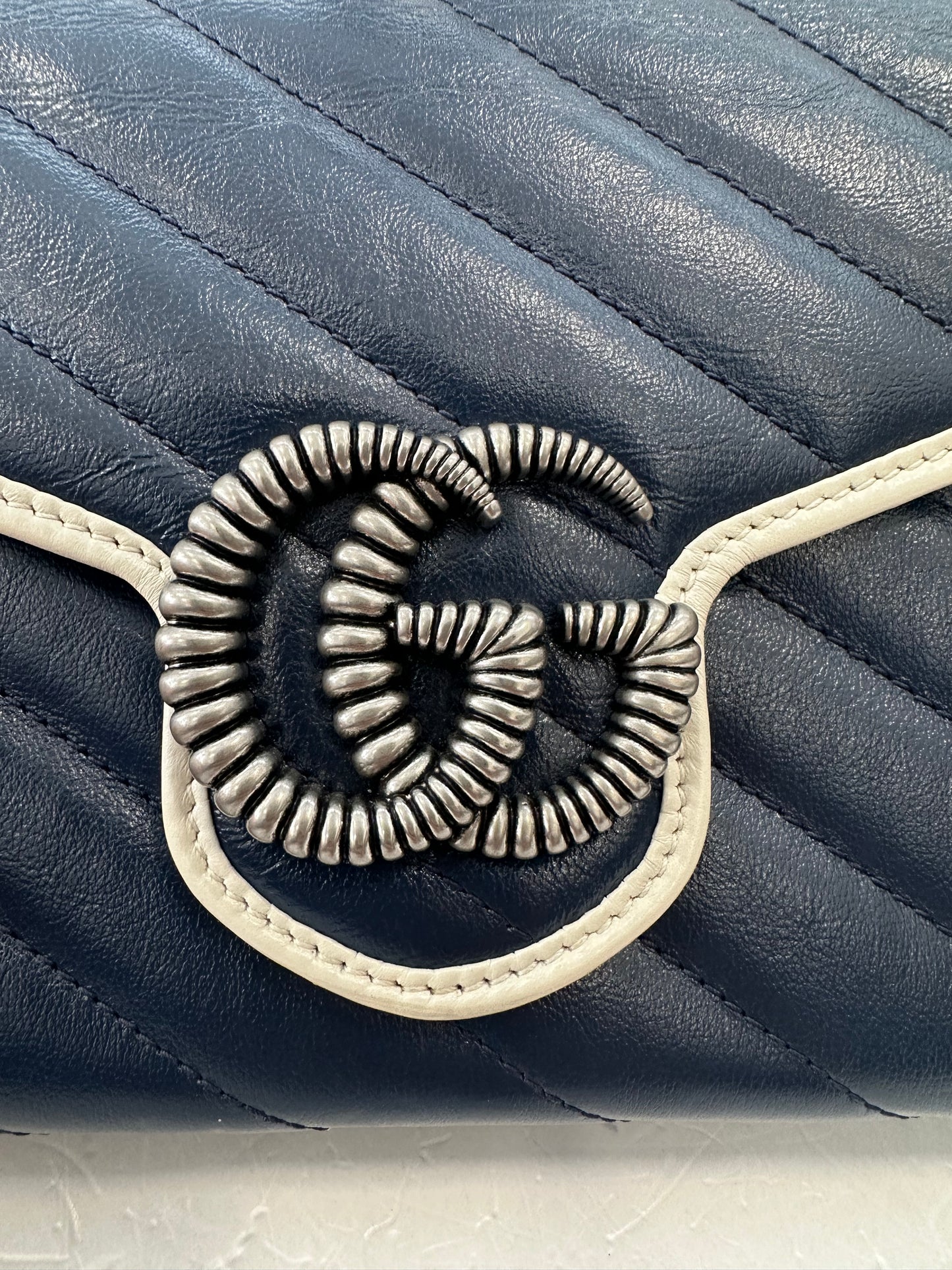 382235 - Gucci Marmont