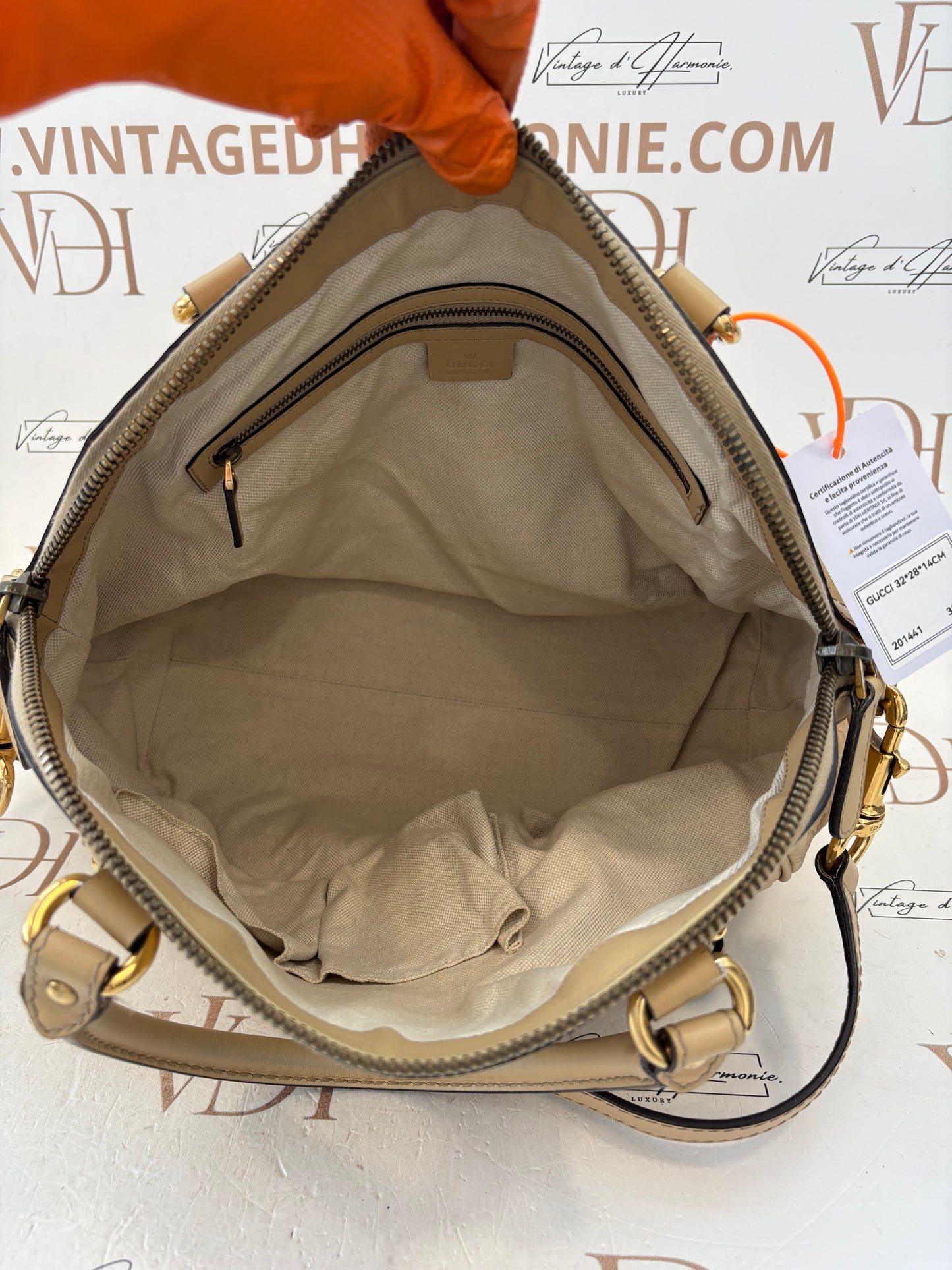 201441 - Gucci Beige
