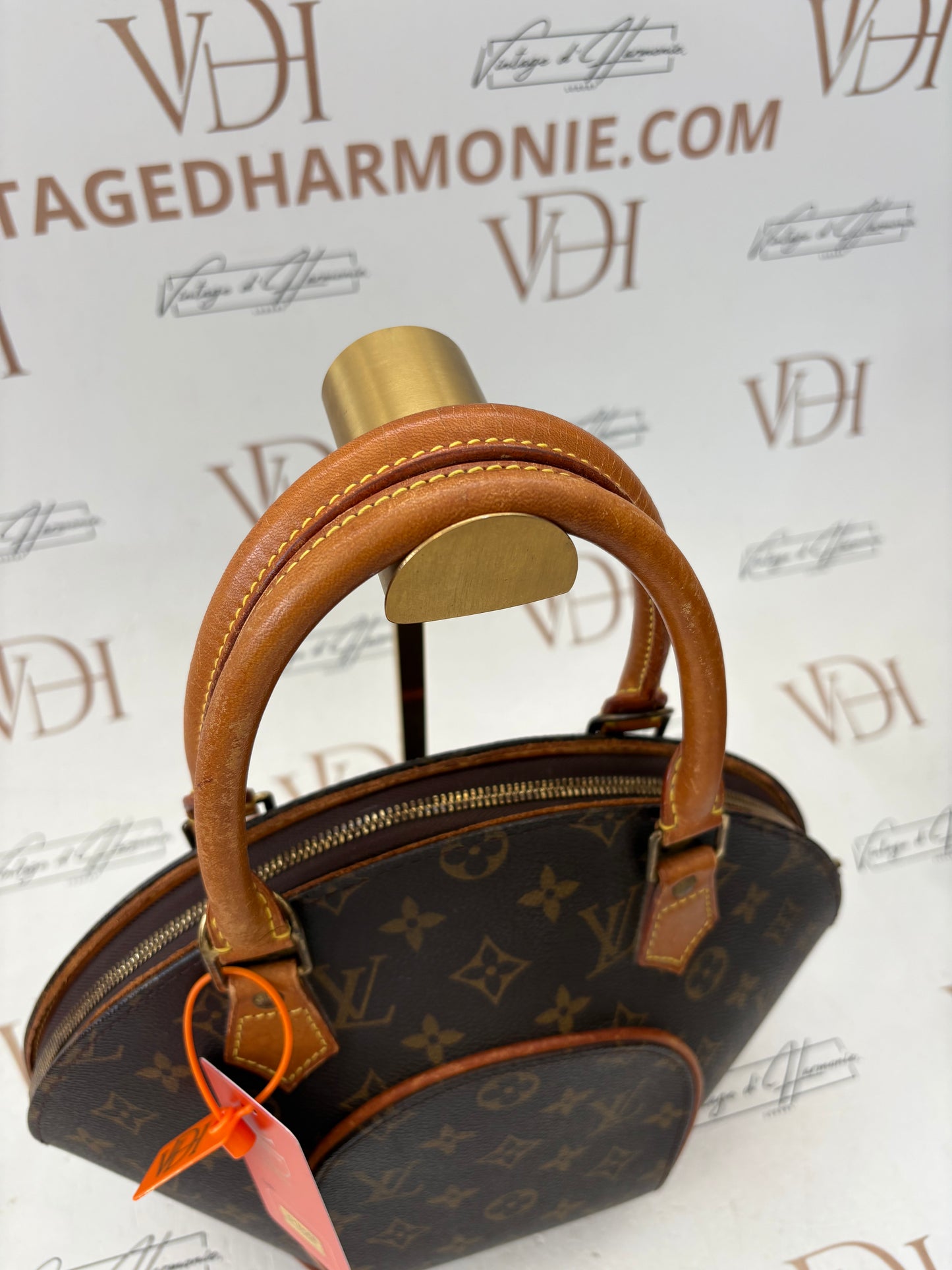 018568 - Louis Vuitton Ellipse PM