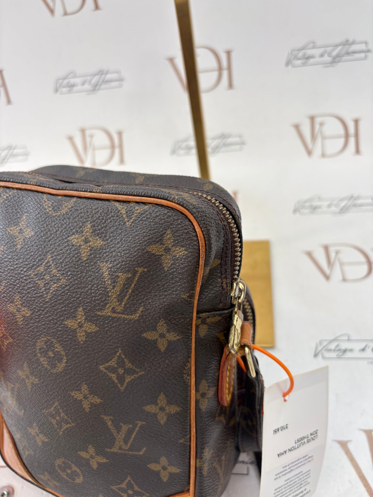 018961 - Louis Vuitton Amazon