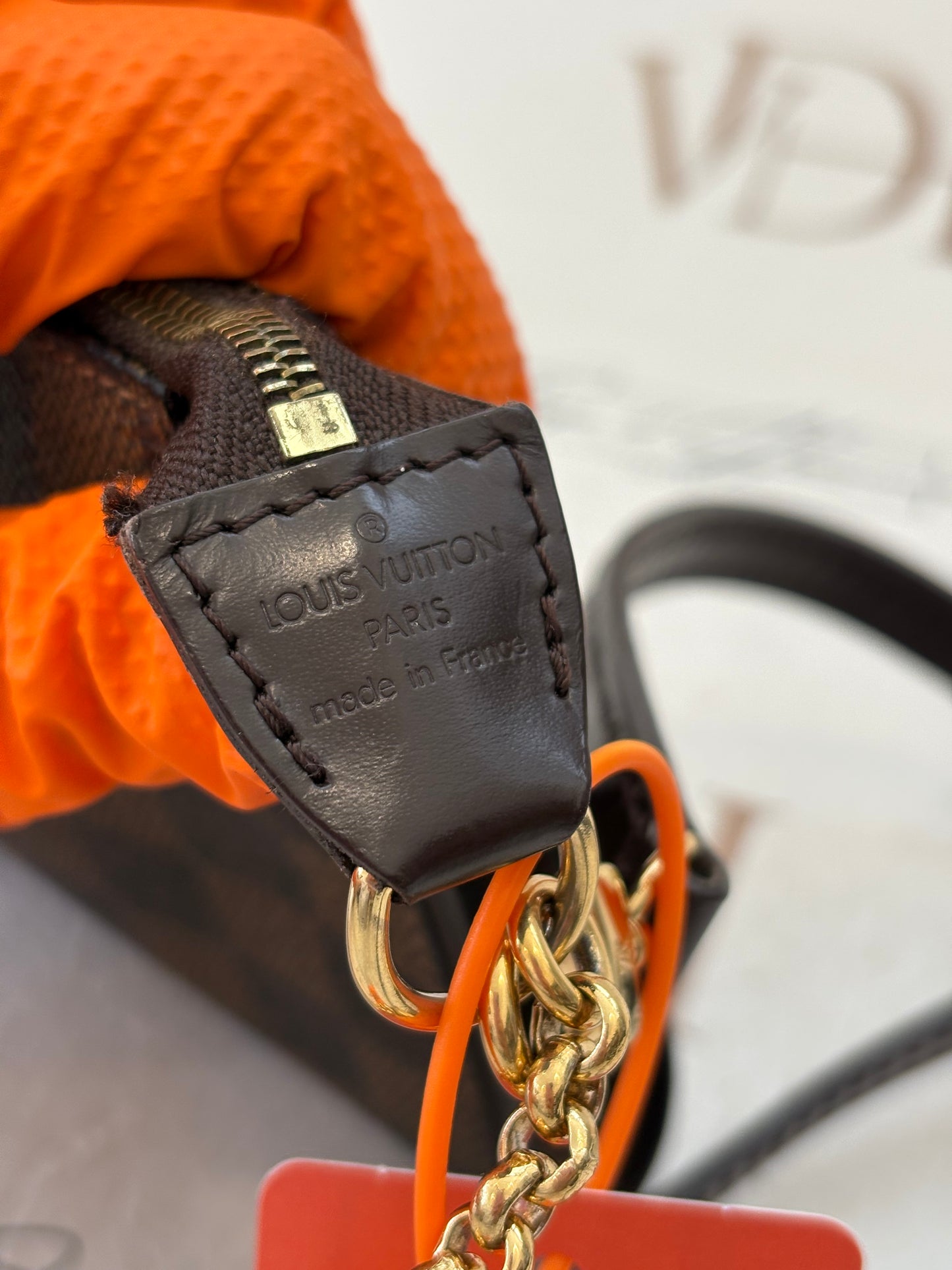 018422 - Louis Vuitton Eva