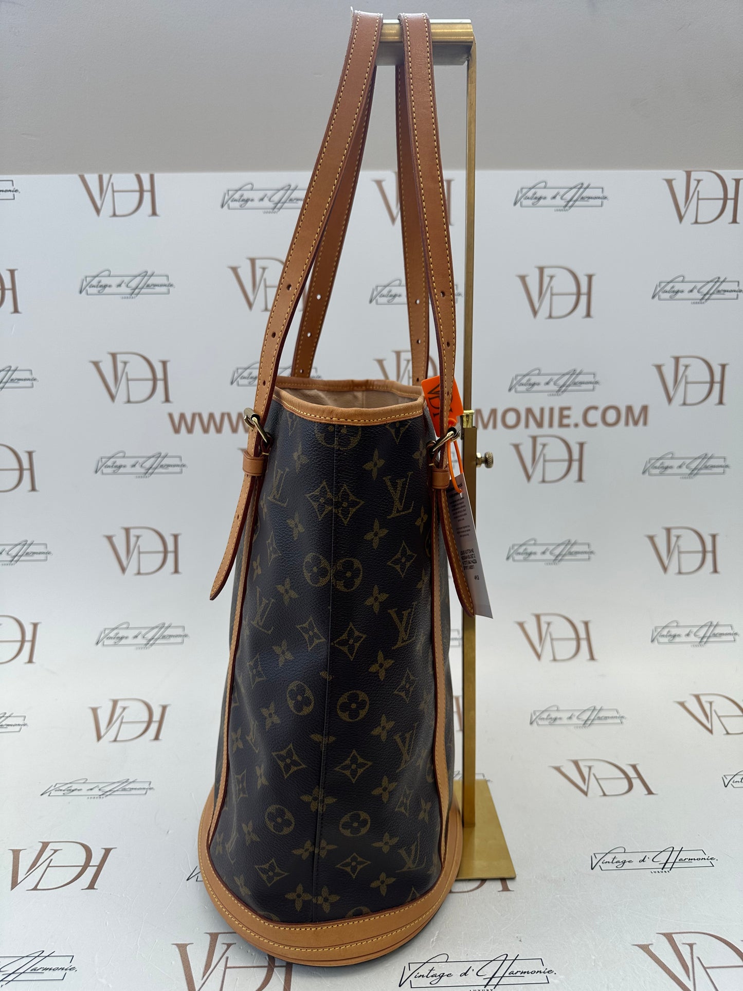 017860 - Louis Vuitton Bucket GM