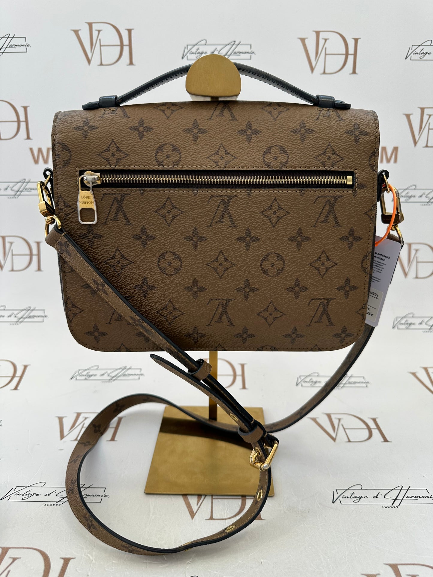 102326 - Louis Vuitton Metis Reverse