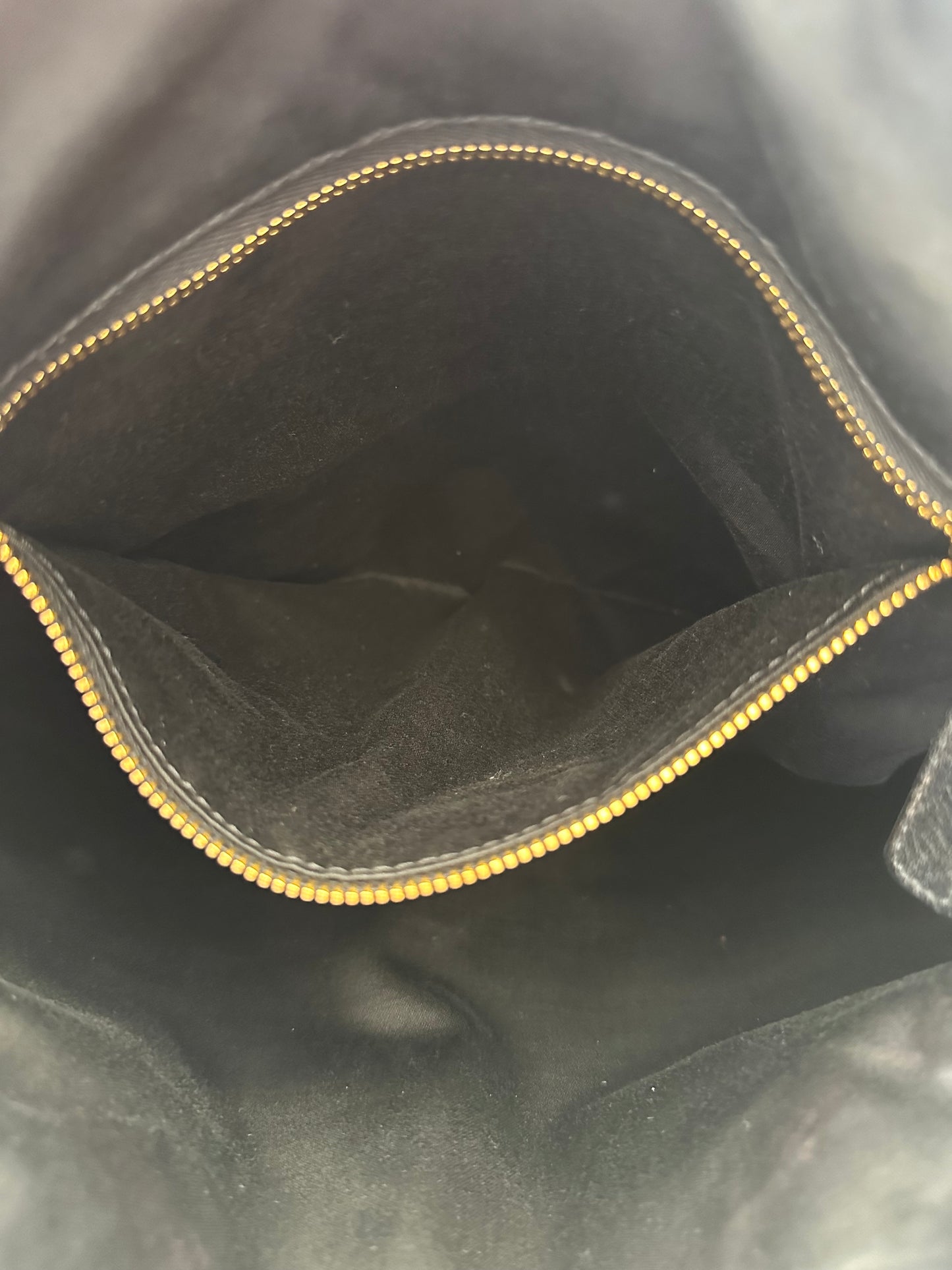 384322 - Miu Miu Black