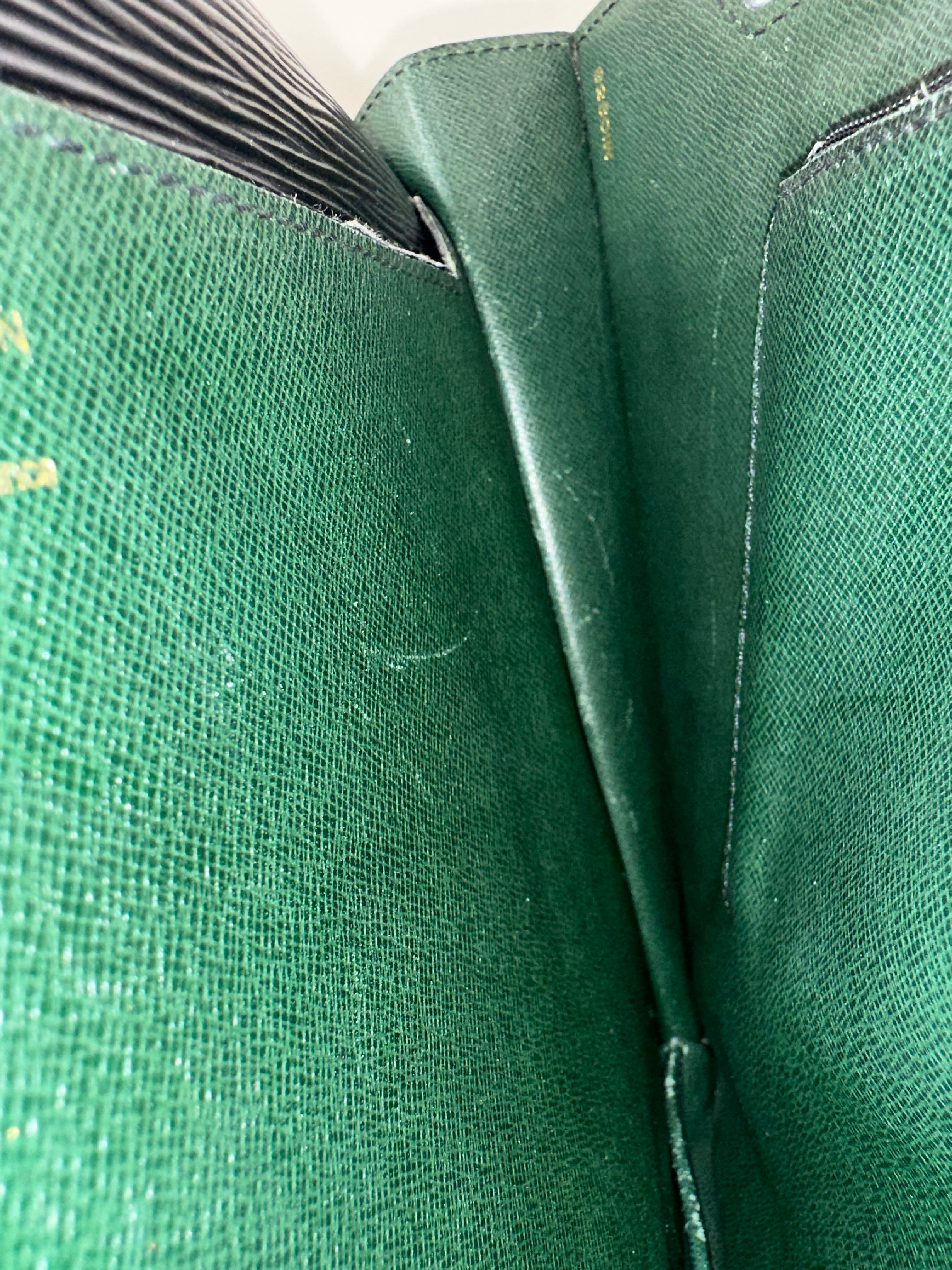 Louis Vuitton Epi Porte Documents Bandouliere