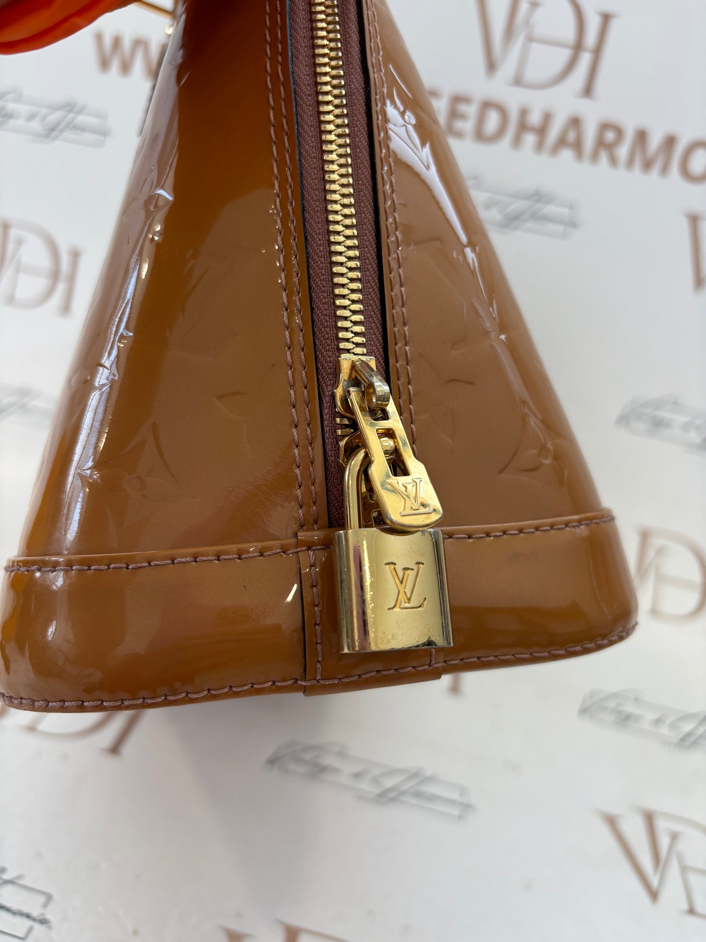201399 - Louis Vuitton Alma Vernis