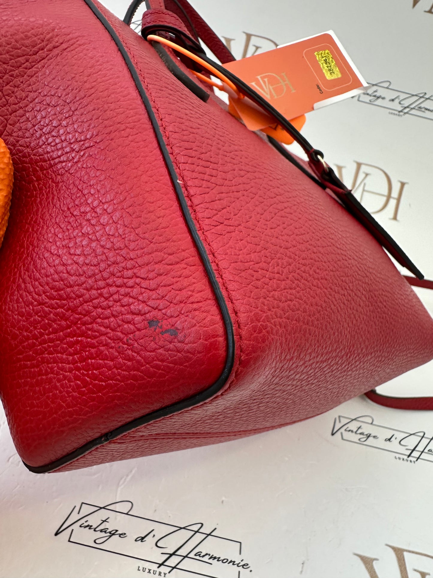 382541 - Gucci Swing